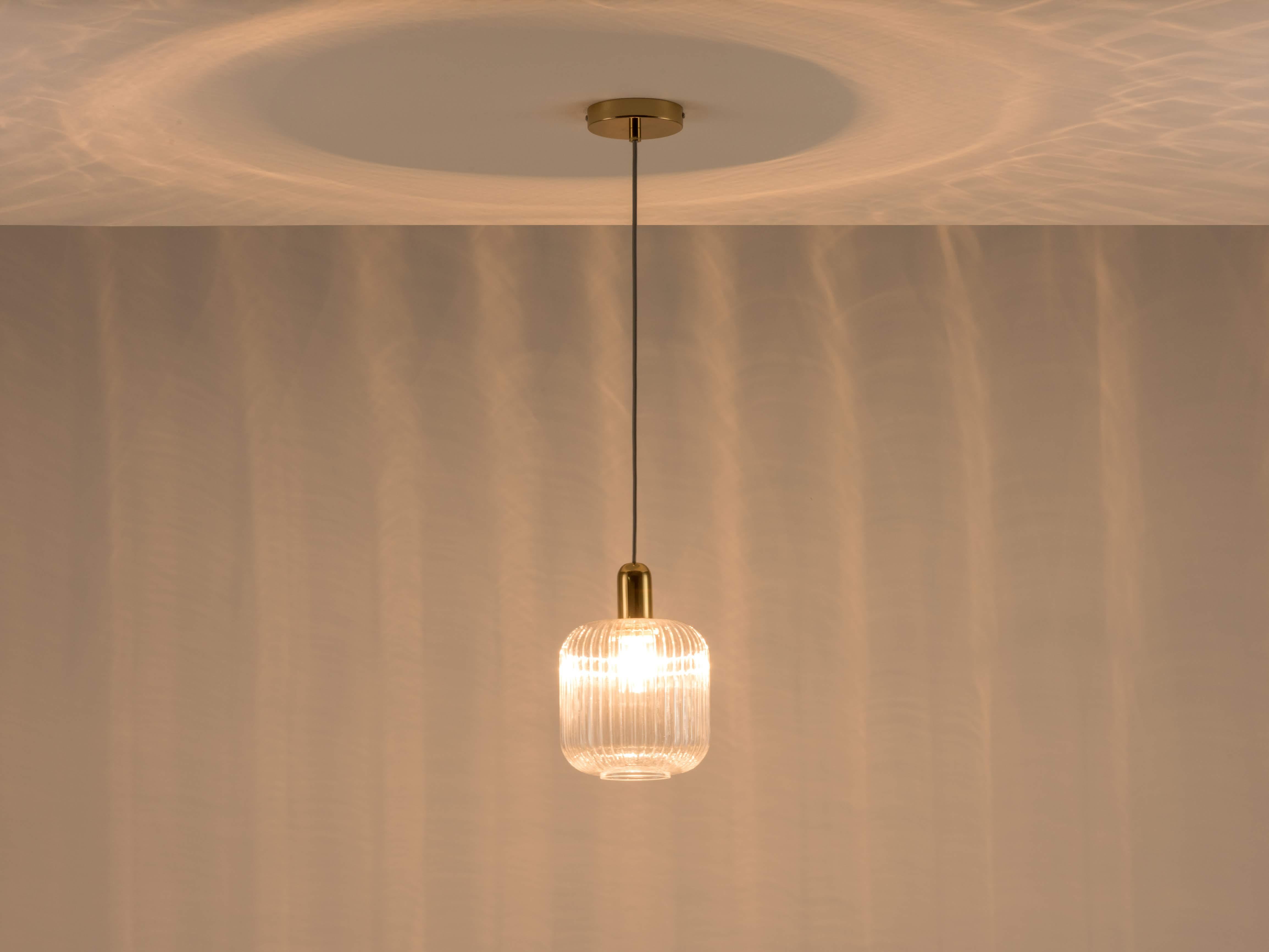 Houseof Lámpara de techo con pantalla de cristal estriado transparente en Nuevo estado para la venta en Bradford on Avon, GB