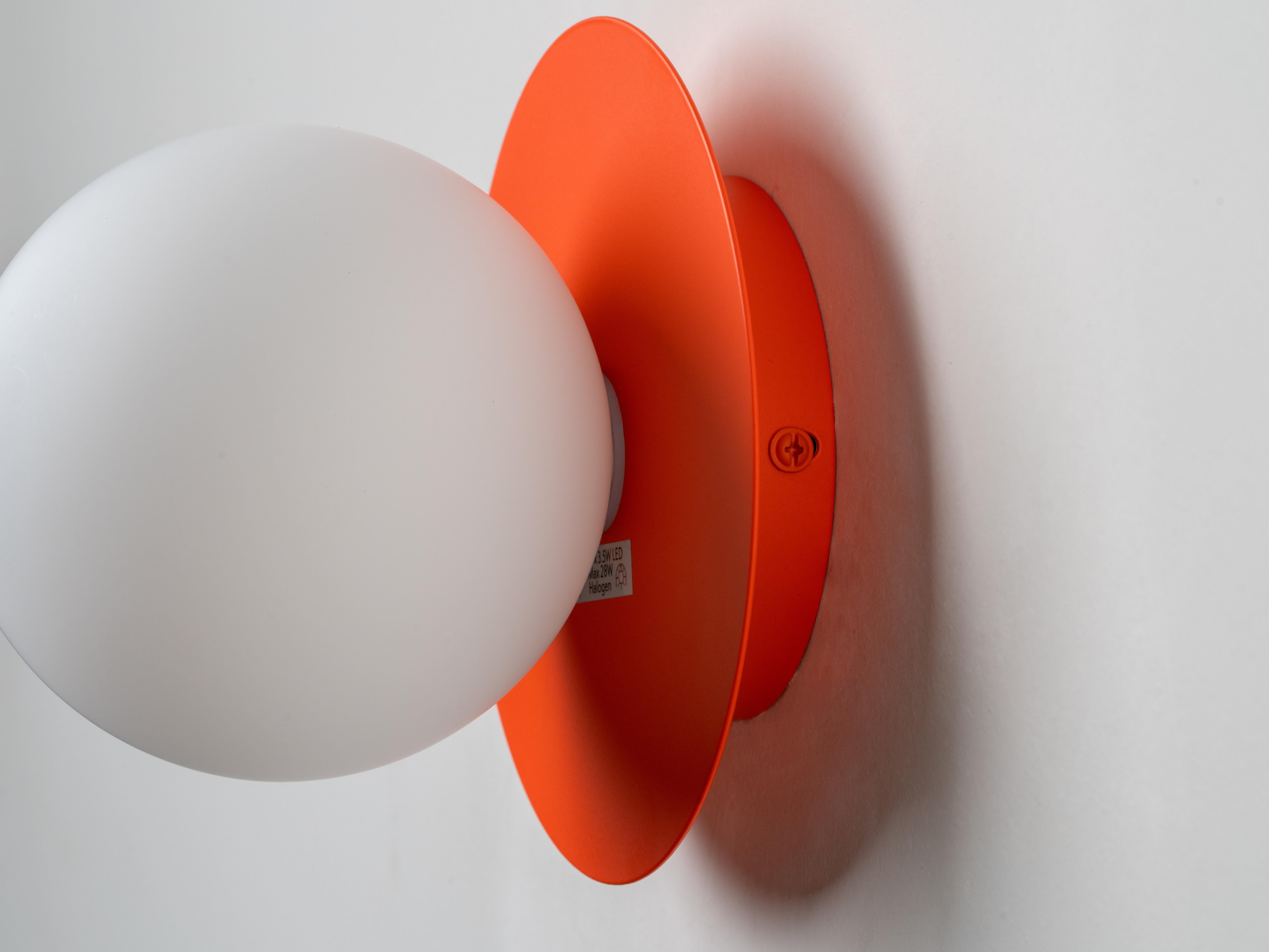 Houseof Peel orange opal disk wall light Neuf - En vente à Bradford on Avon, GB