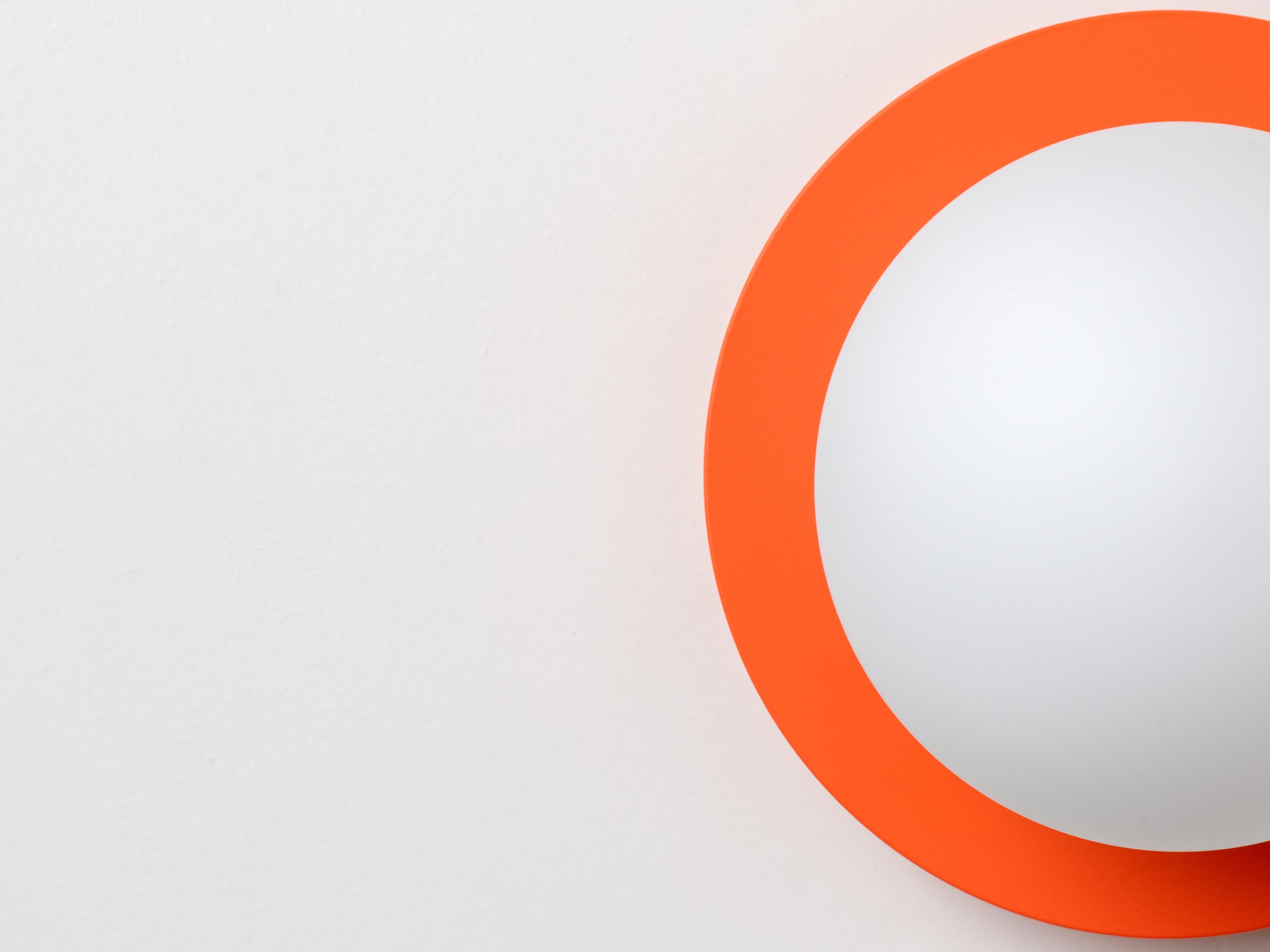 XXIe siècle et contemporain Houseof Peel orange opal disk wall light en vente
