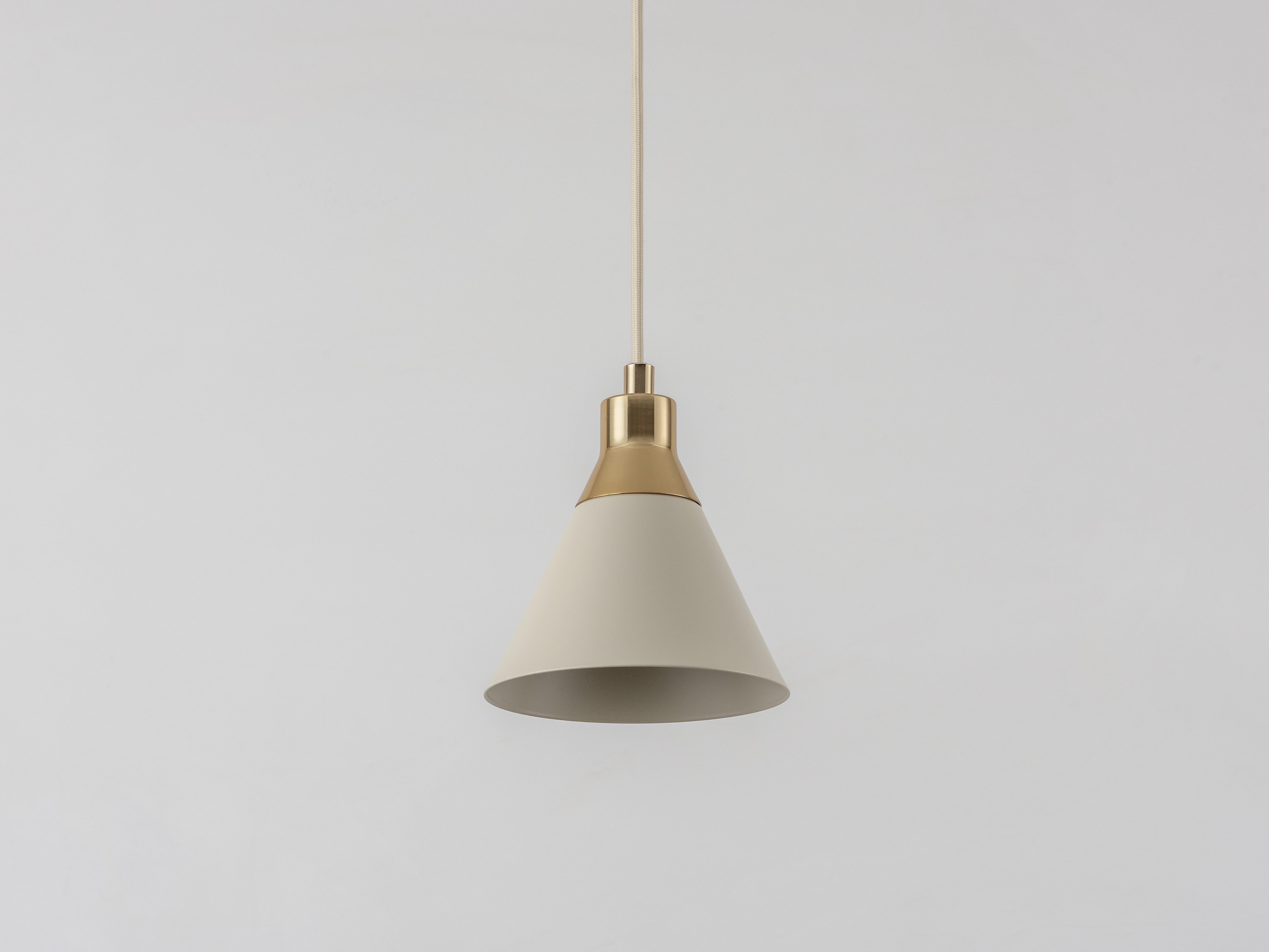 Houseof Sand, lampada a sospensione a cono per soffitto In condizioni Nuovo in vendita a Bradford on Avon, GB