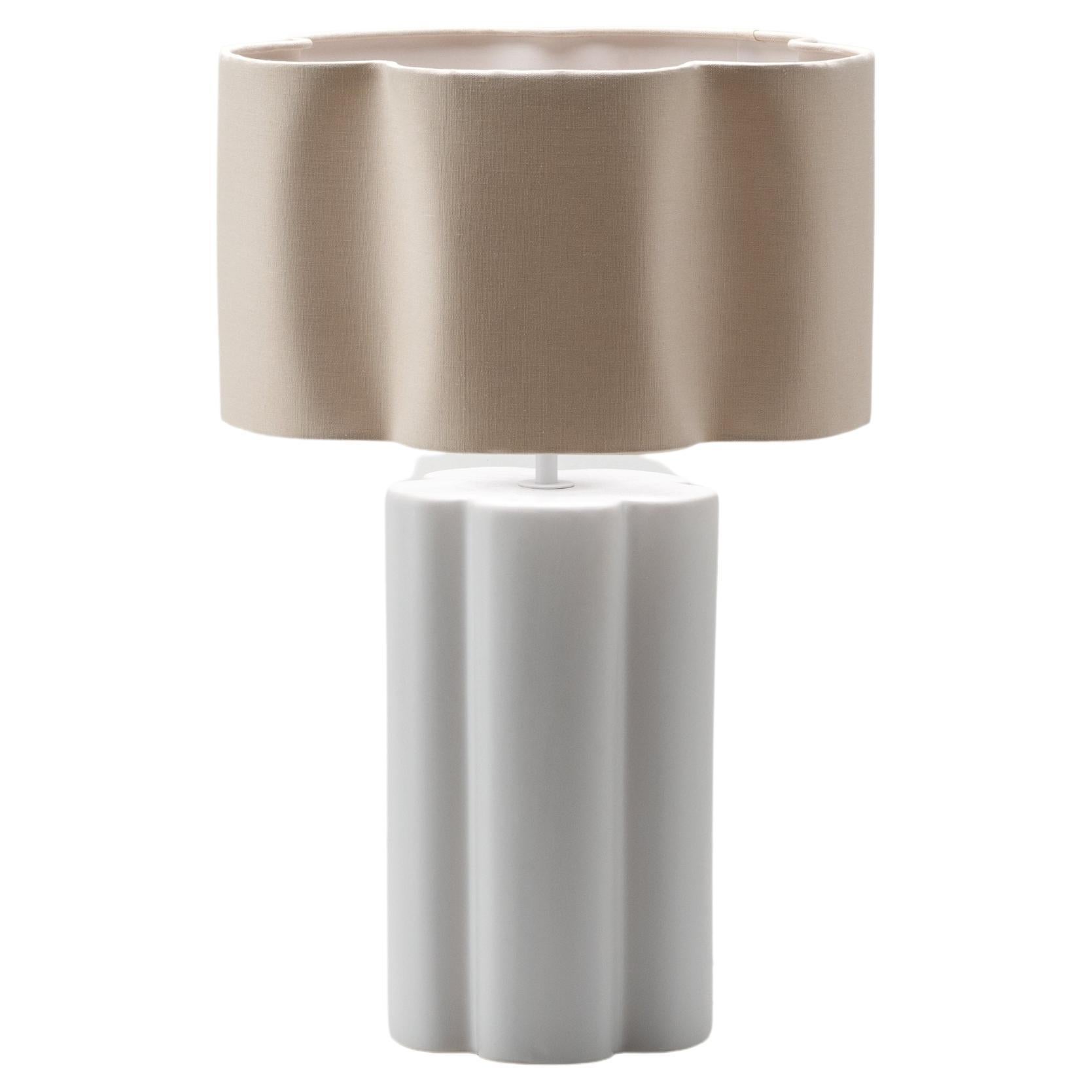 Lampe de table  fleurs en cramique blanche Houseof White en vente