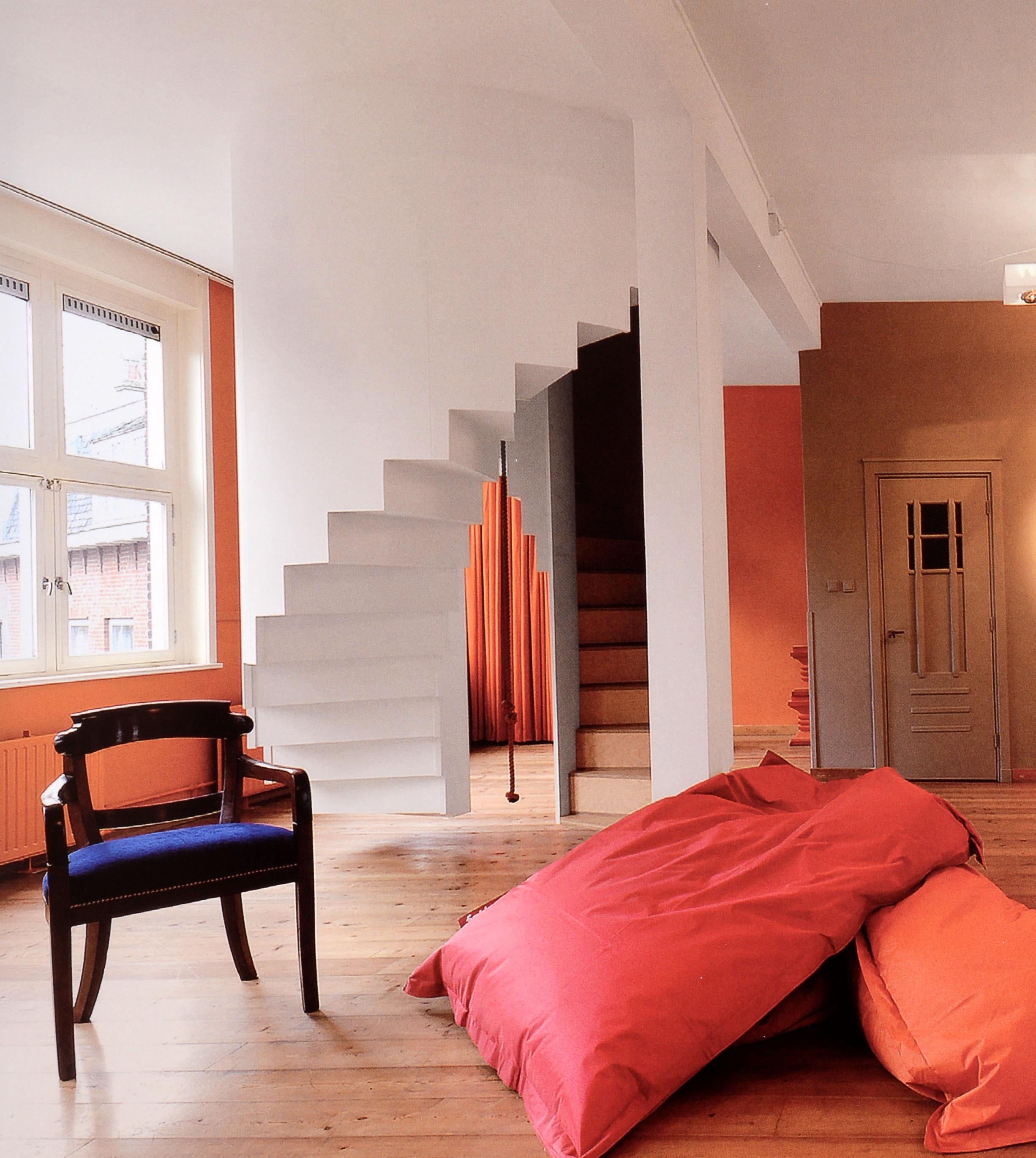 Sources de design de maisons par Aitana Lleonard, déclaration 1ère édition Excellent état - En vente à valatie, NY