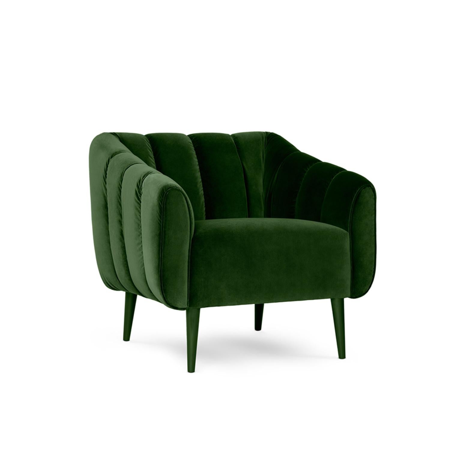 Houston Armchair by Munna
Dimensions: D 75 x W 84 x H 73 cm. SH: 45 cm.
Materials: Wood, foam, and upholstery.
Finish: Cotton Velvet, ref. Emerald, CV09, and gloss lacquer.

Available in all Munna fabrics except Wild Silk. Available in client’s