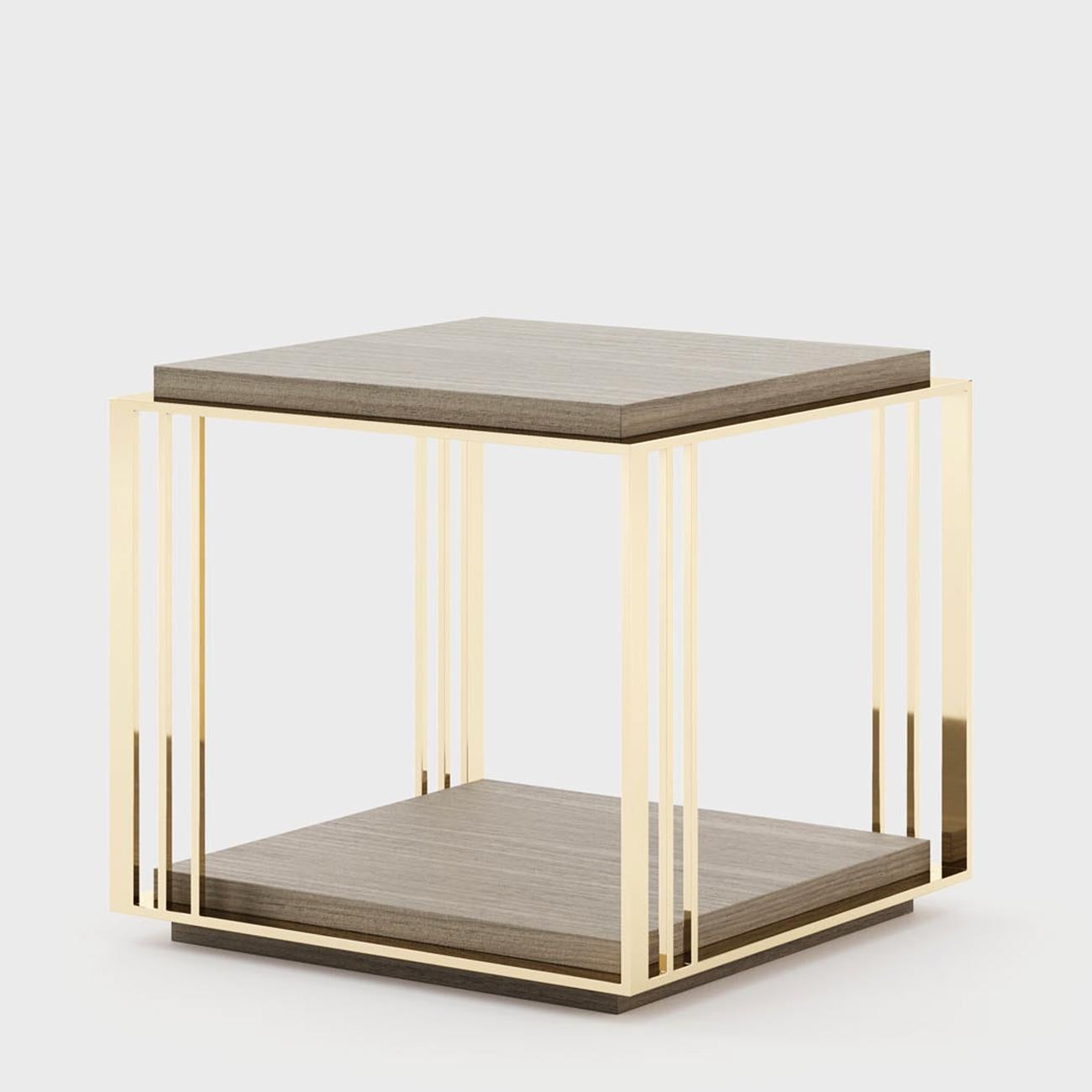 Side table Houston with polished stainless
steel structure in gold finish. With up and down
top in aged matte oak finish. 
Also available in other finishes on request.