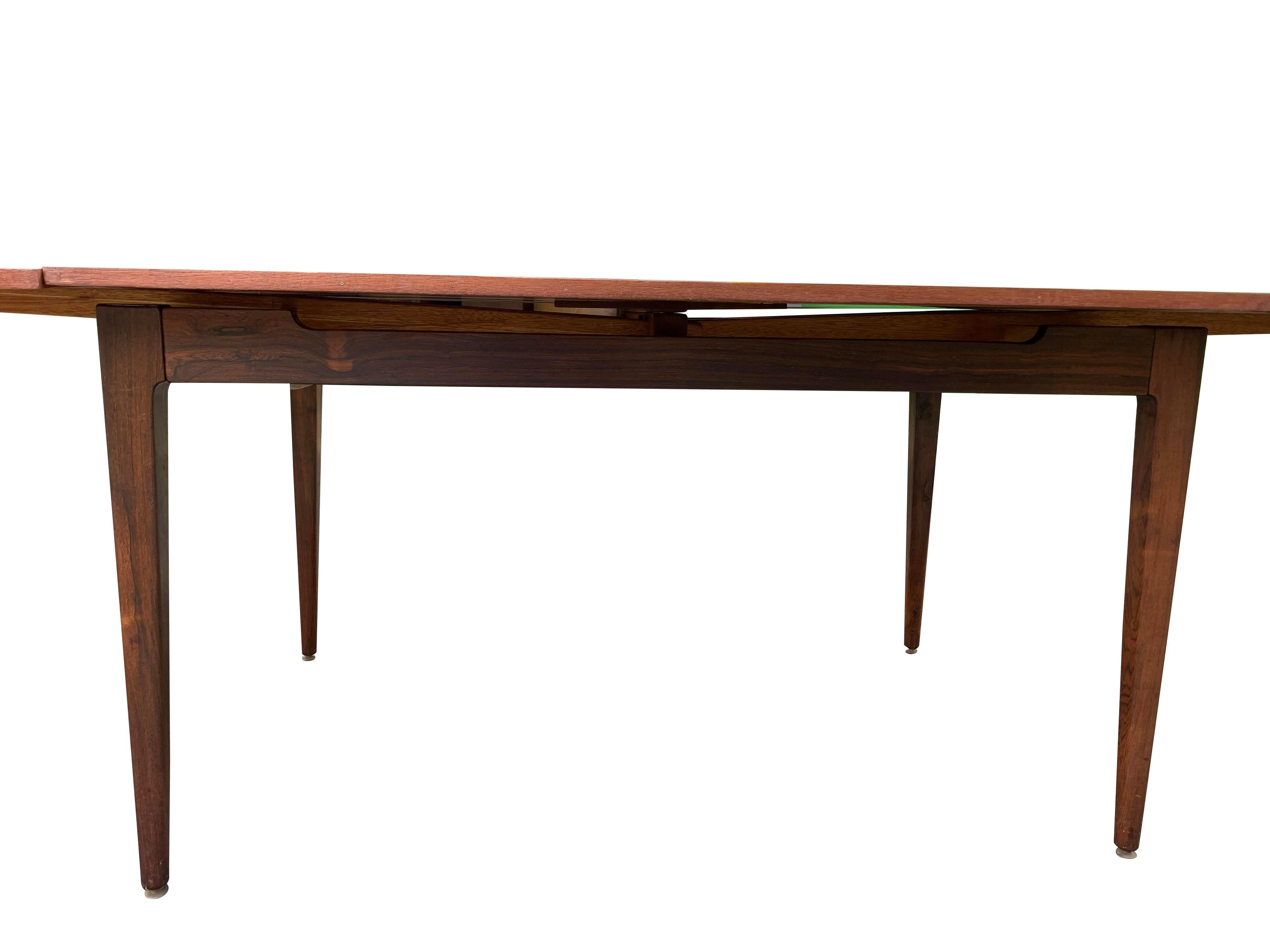 Hovmand Olsen table de salle à manger moderne du milieu du siècle dernier en bois de rose avec feuilles rétractables en vente 2