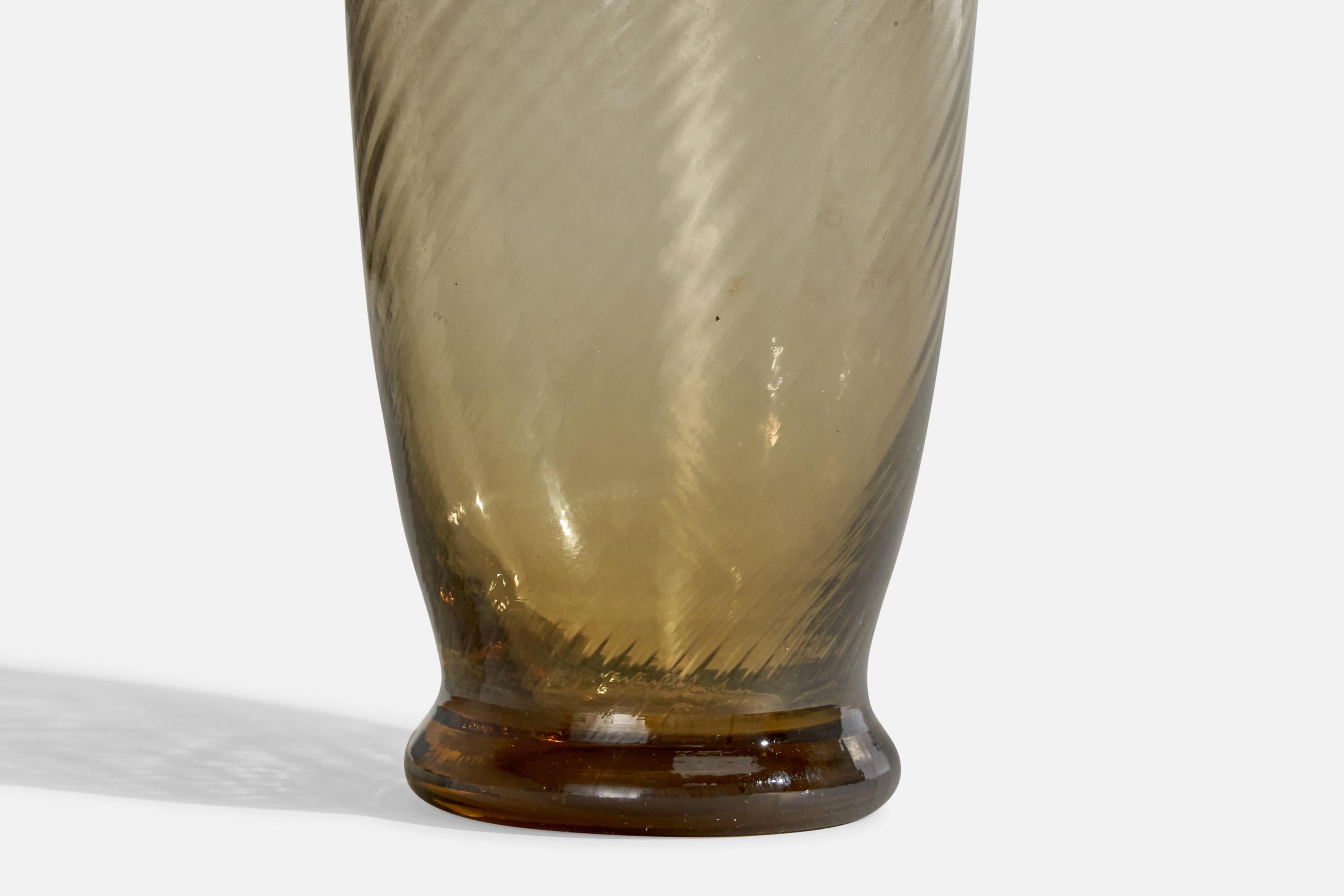 Metà XX secolo Hovmantorp Glasbruk, Vaso, Vetro, Svezia, anni '40 in vendita