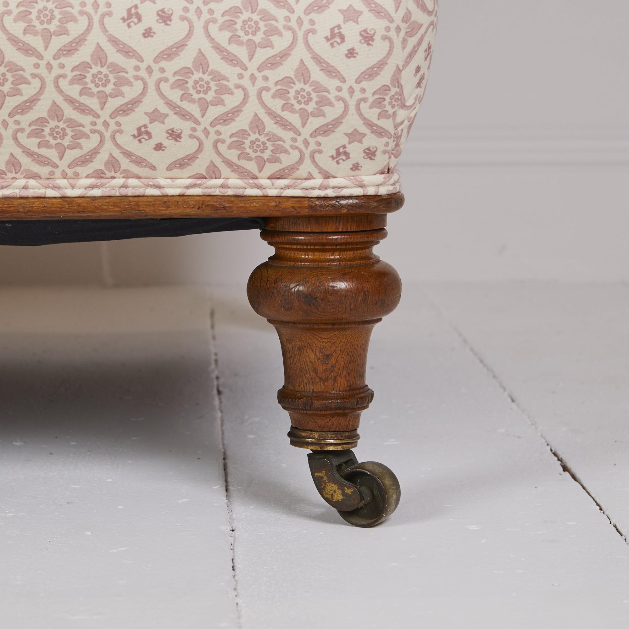 Canapé club antique Howard and Sons en vente 2