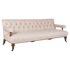 Divano club antico Howard and Sons