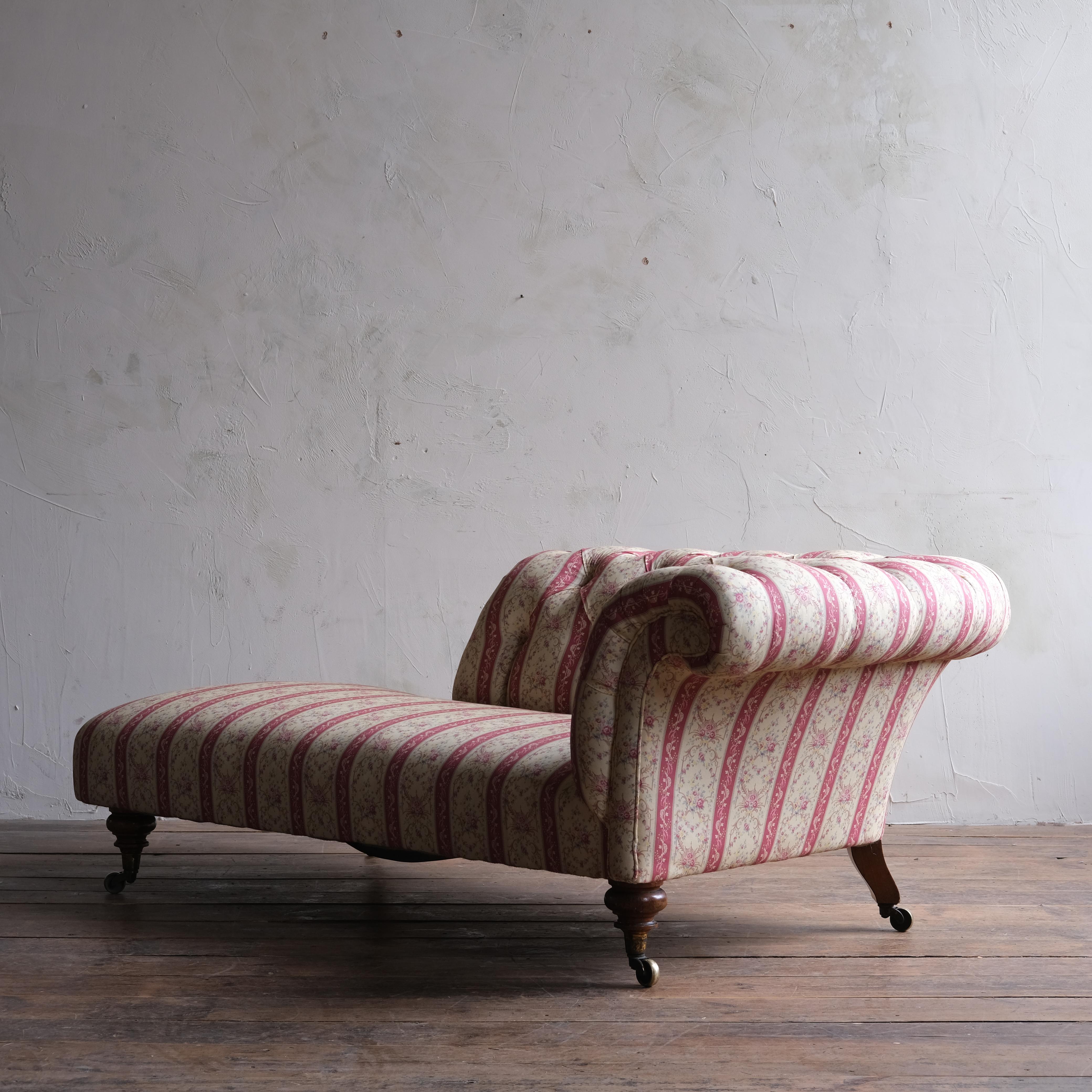 British Howard and Sons Chesterfield Chaise Lounge C1860 For Sale