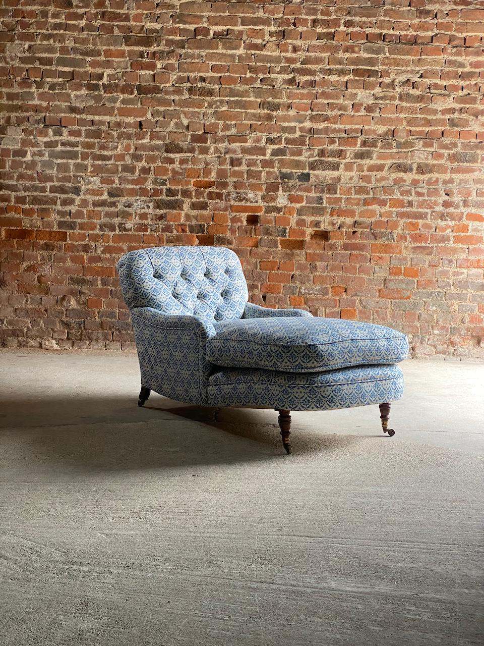 Howard and Sons Ivor Chaise Longue Armchair, England, circa 1870 3