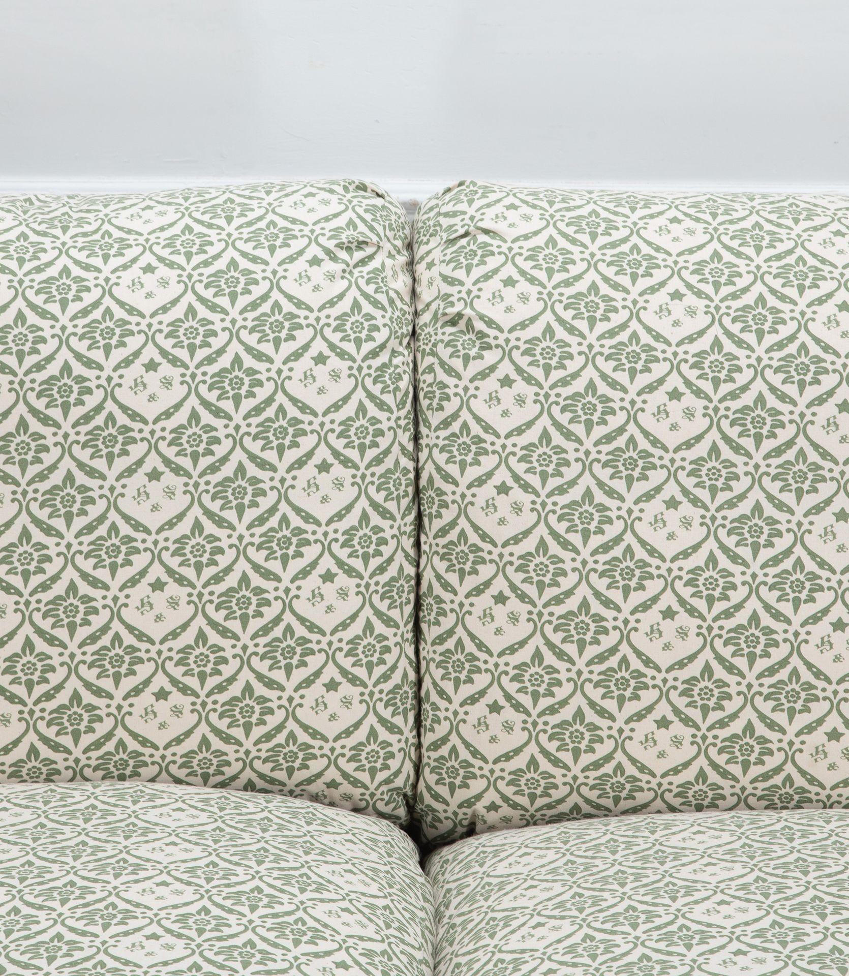 Country Howard and Sons ‘Large Beckett’ Sofa