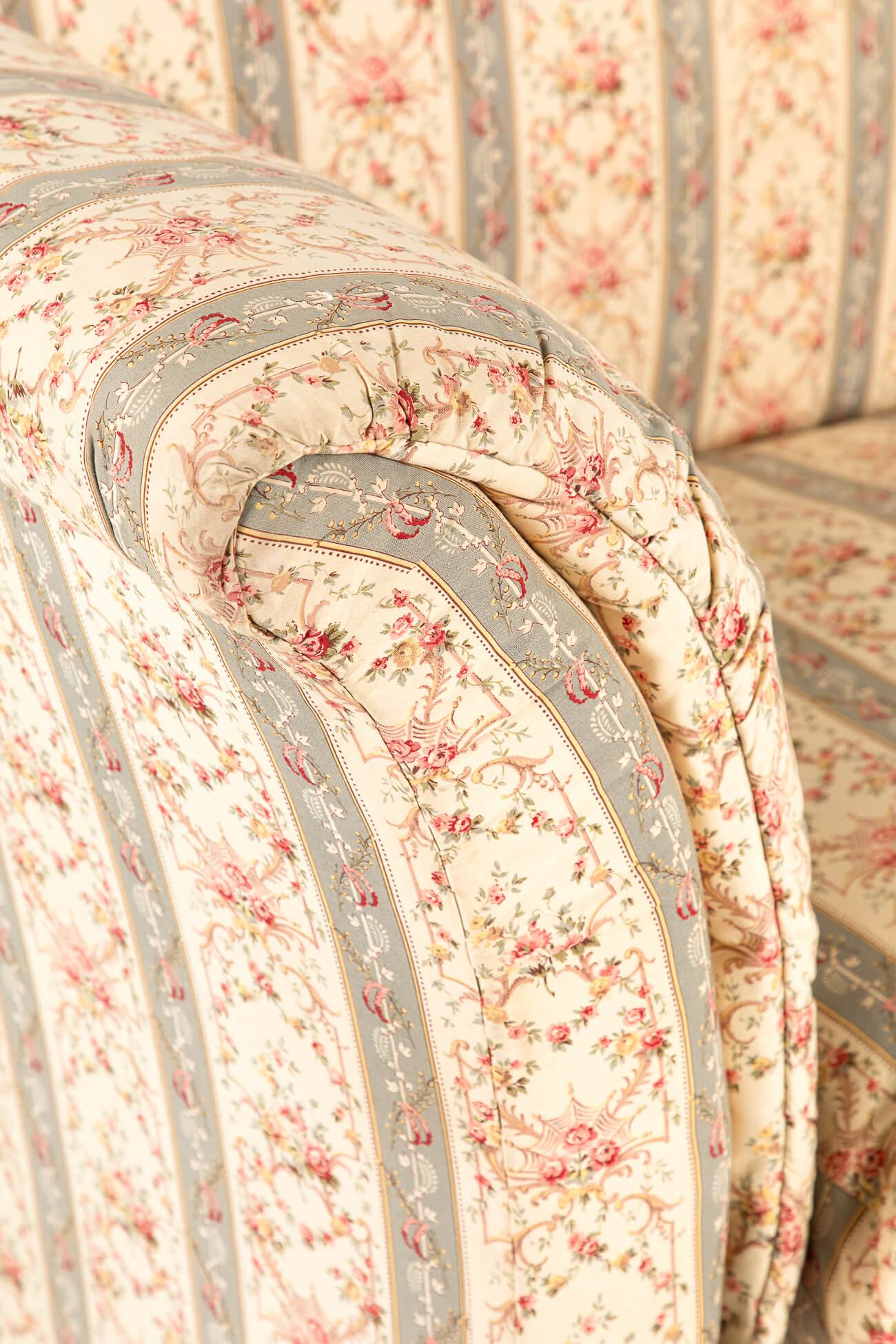 Howard and Sons London 'Grantley' en vente 1