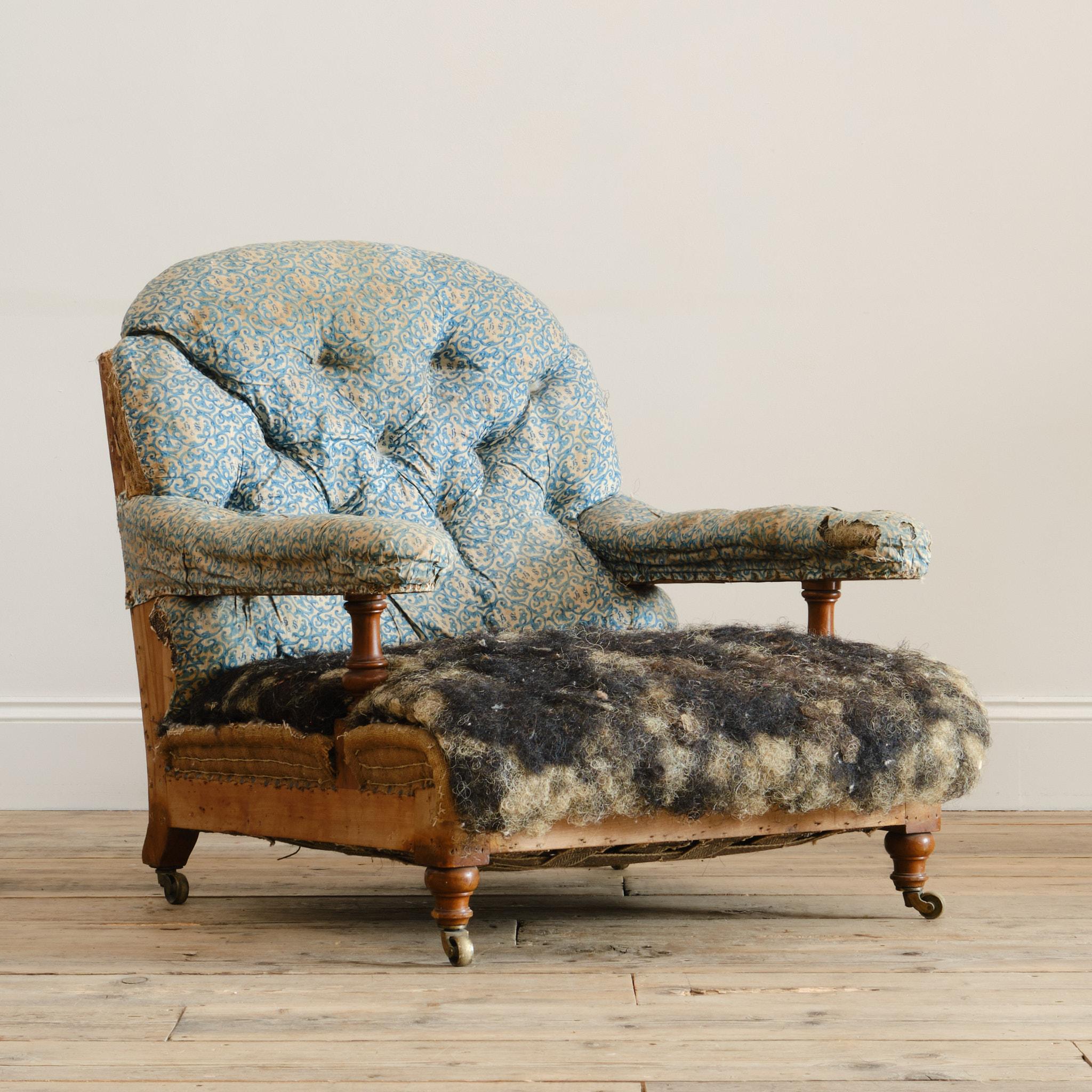 Howard and Sons Open armchair From Powderham Castle - Devon For Sale 3