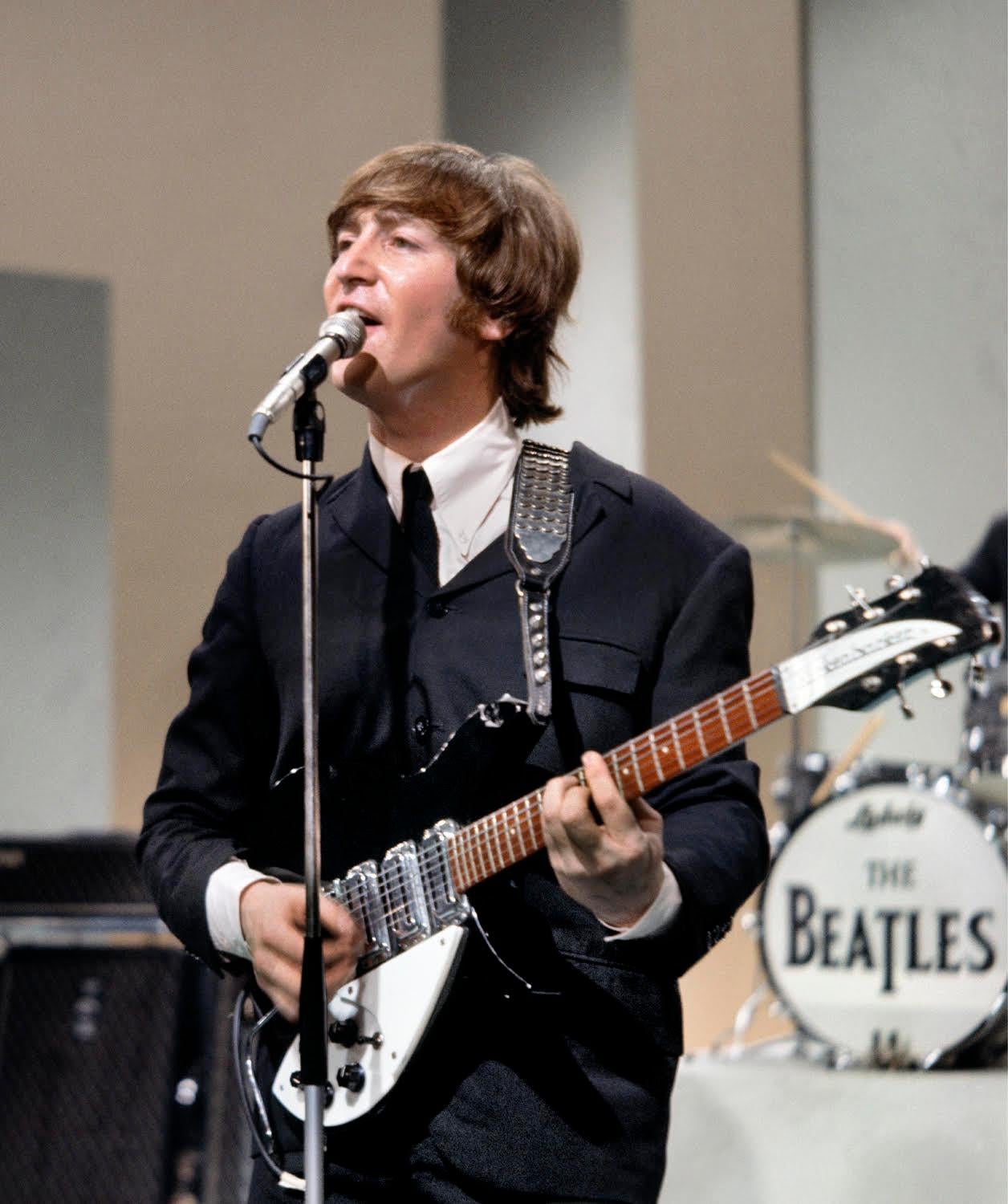 "John Lennon - Chitarra Rickenbacker" Ed. fotografica di 25 esemplari di Howard Grafton

Firmato e numerato sul retro dall'editore

The Beatles all'Ed Sullivan Show
Un pezzo di storia. 

Lo show di Ed Sullivan con i Beatles attira ancora oggi un