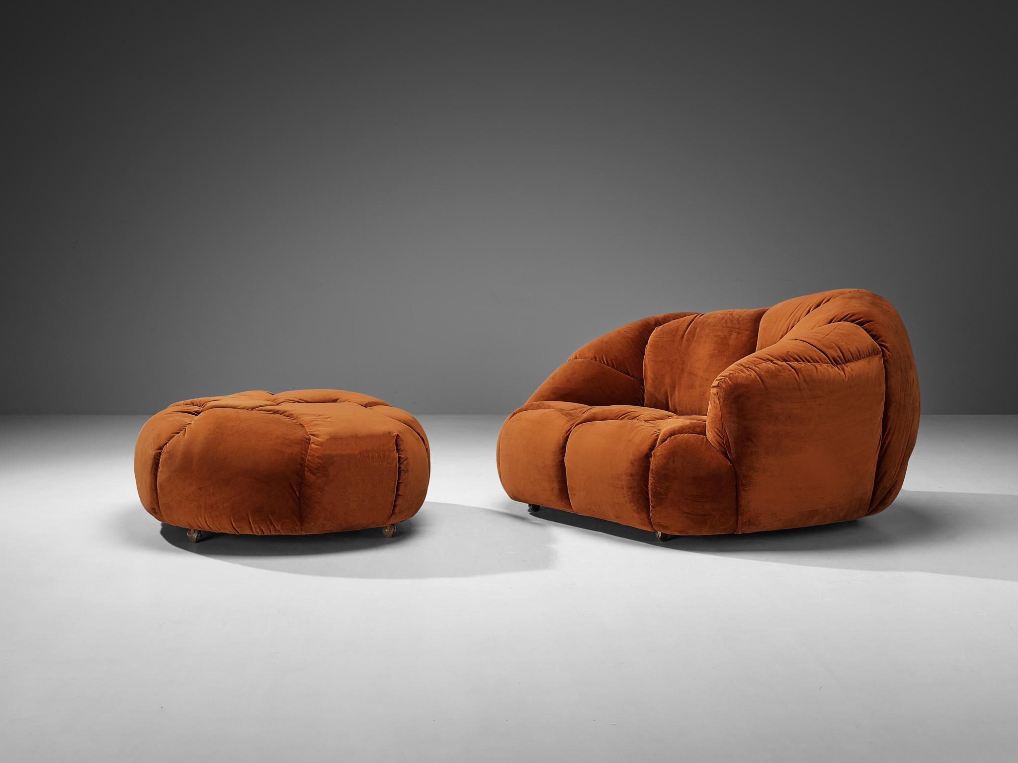 Velours Chaise longue 'Cloud' avec pouf en velours orange et Brown, Howard Keith  en vente