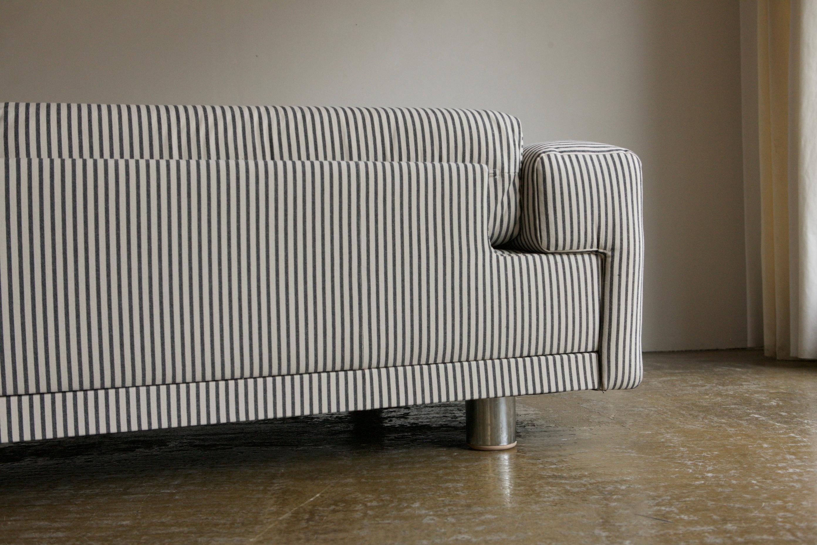 Howard Keith Diplomat Sofa for HK Furniture, 1970s 6