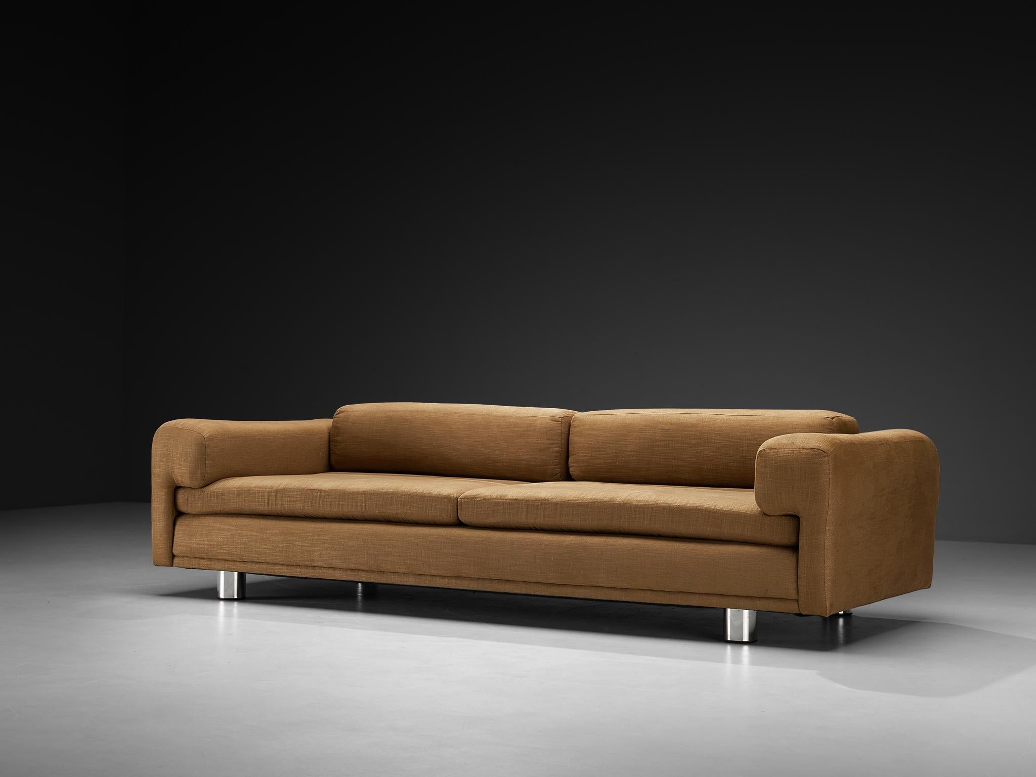 Britannique Howard Keith for HK Furniture Canapé 'Diplomat' en tissu marron clair en vente