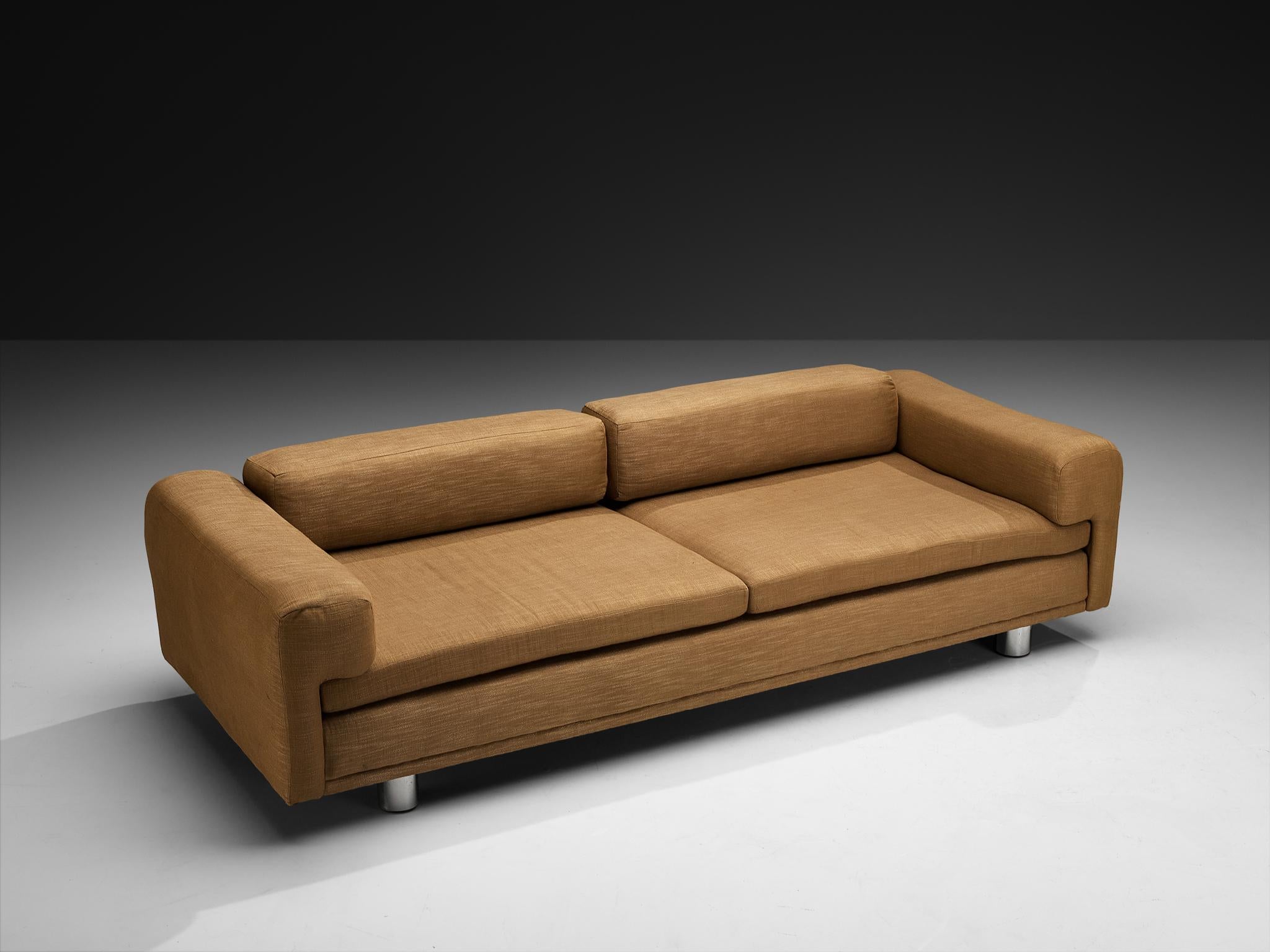 Howard Keith pour HK Furniture, canapé 'Diplomat', tissu, acier chromé, Royaume-Uni, années 1970

Le canapé 