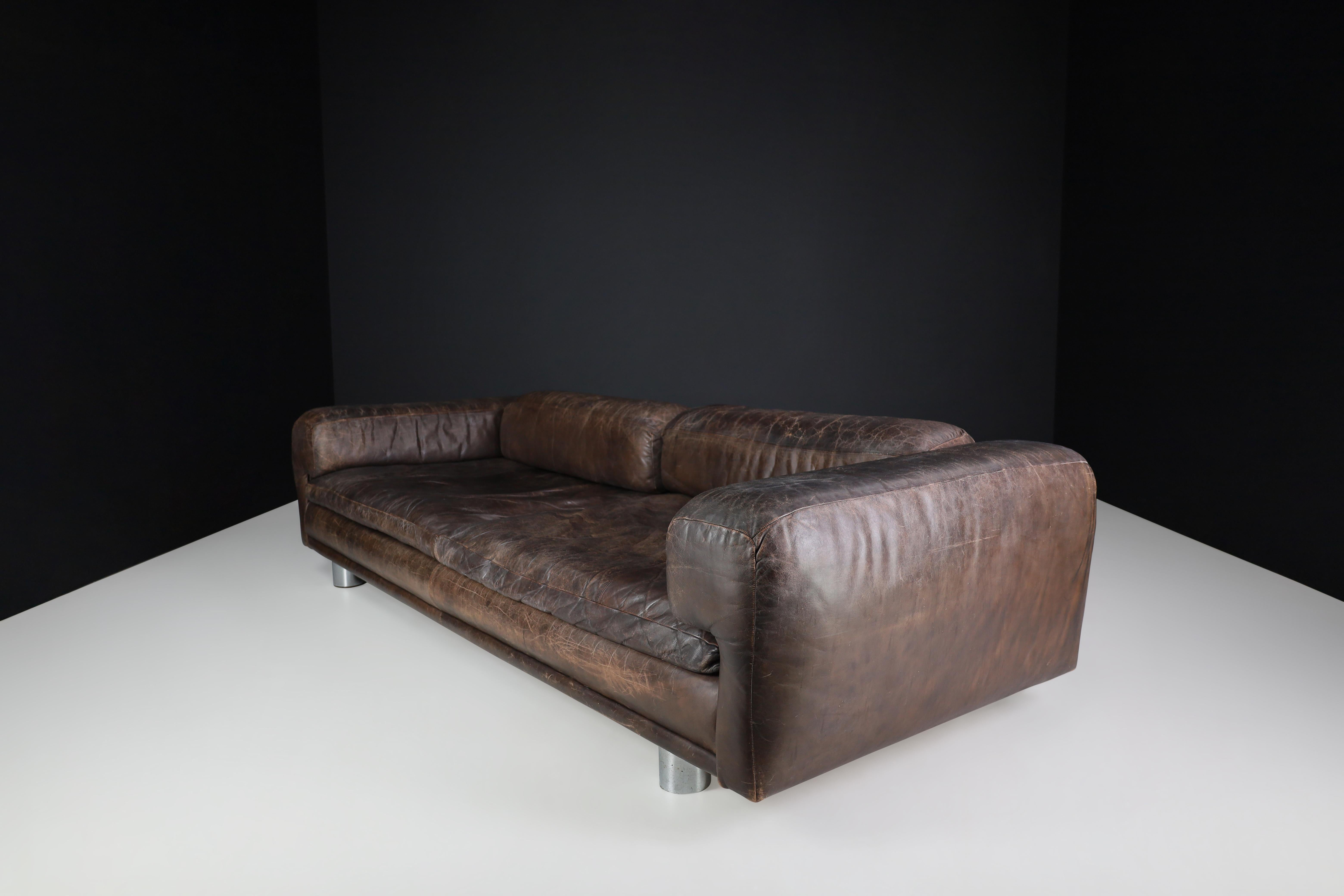 Howard Keith for HK Furniture 'Diplomat' Sofa in Patinated Leather, UK 1970s In Good Condition In Almelo, NL