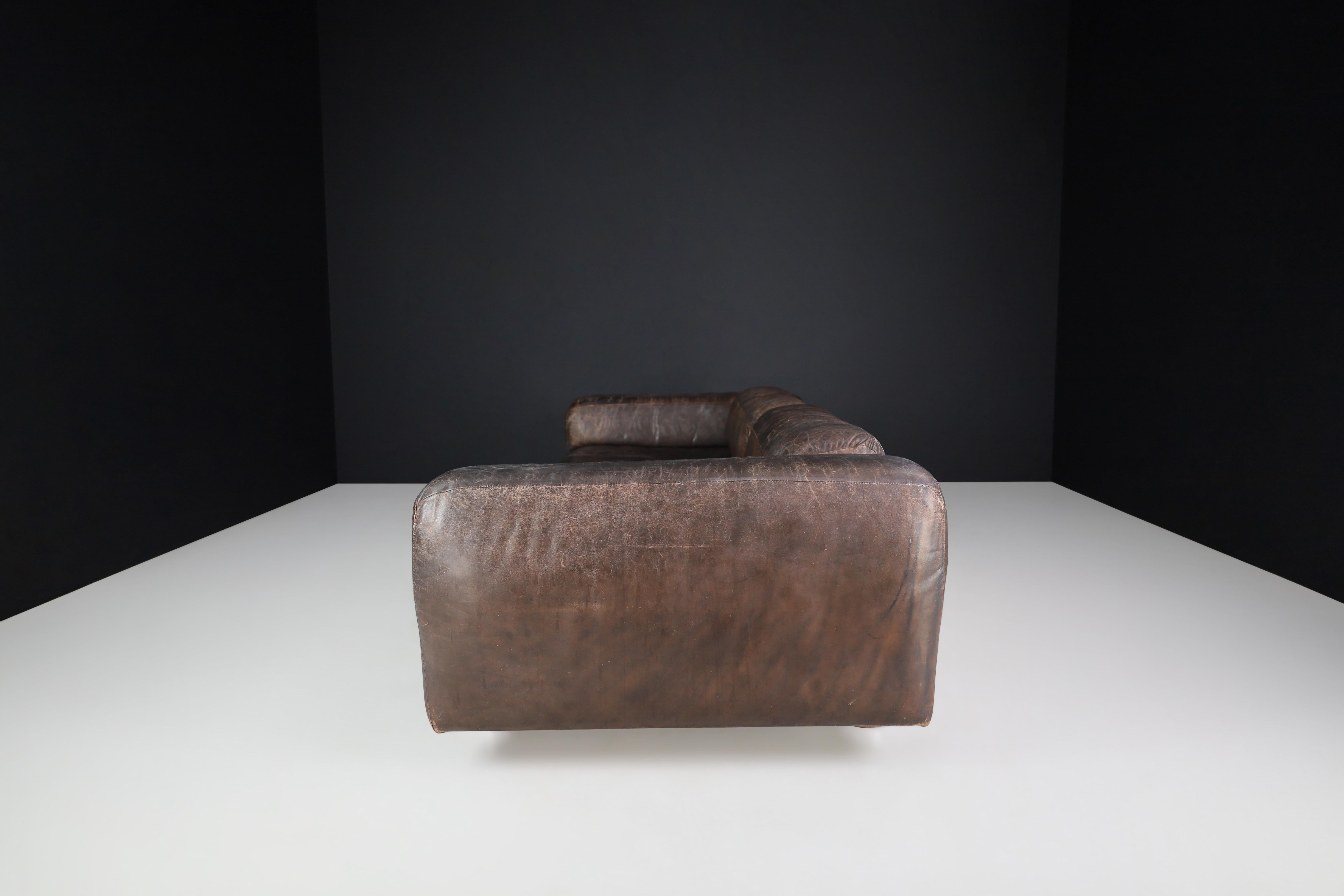 Howard Keith for HK Furniture 'Diplomat' Sofa in Patinated Leather, UK 1970s 1