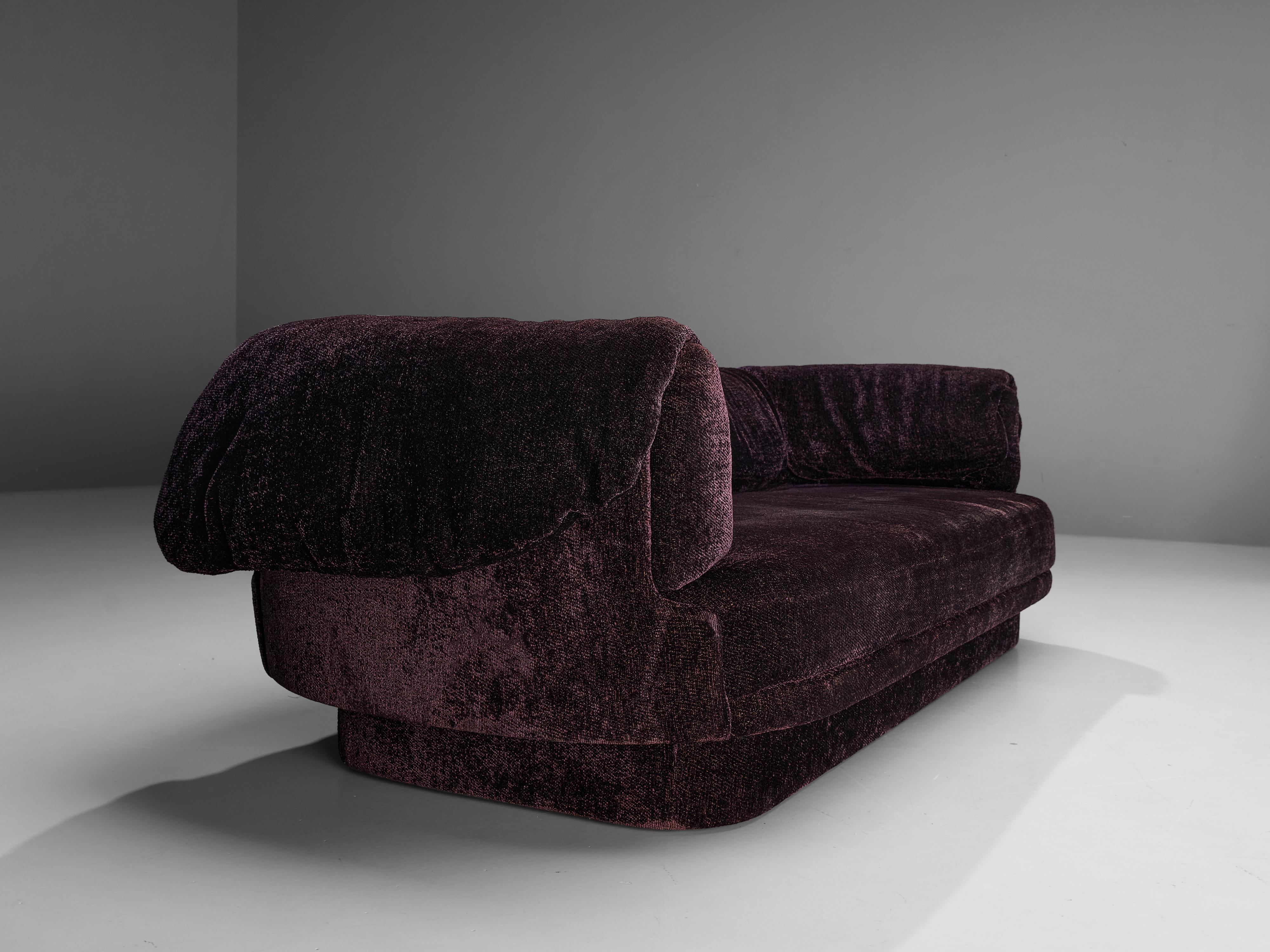 Fin du 20e siècle Grand canapé Howard Keith en tissu souple violet en vente