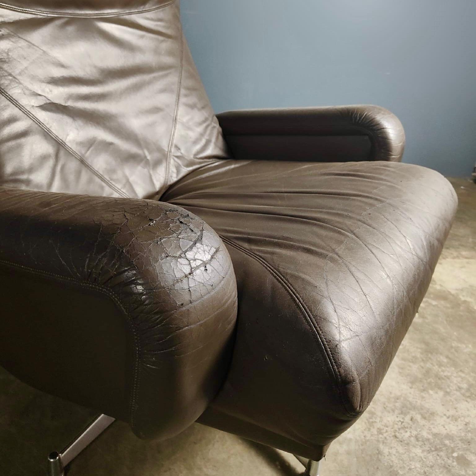 Howard Keith HK Furniture Brown Leather Swivel Armchair Mid Century Vintage In Excellent Condition In Cambridge, GB
