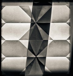  Fotografía Abstracta Blanco y Negro - Pliegues de Origami #45 