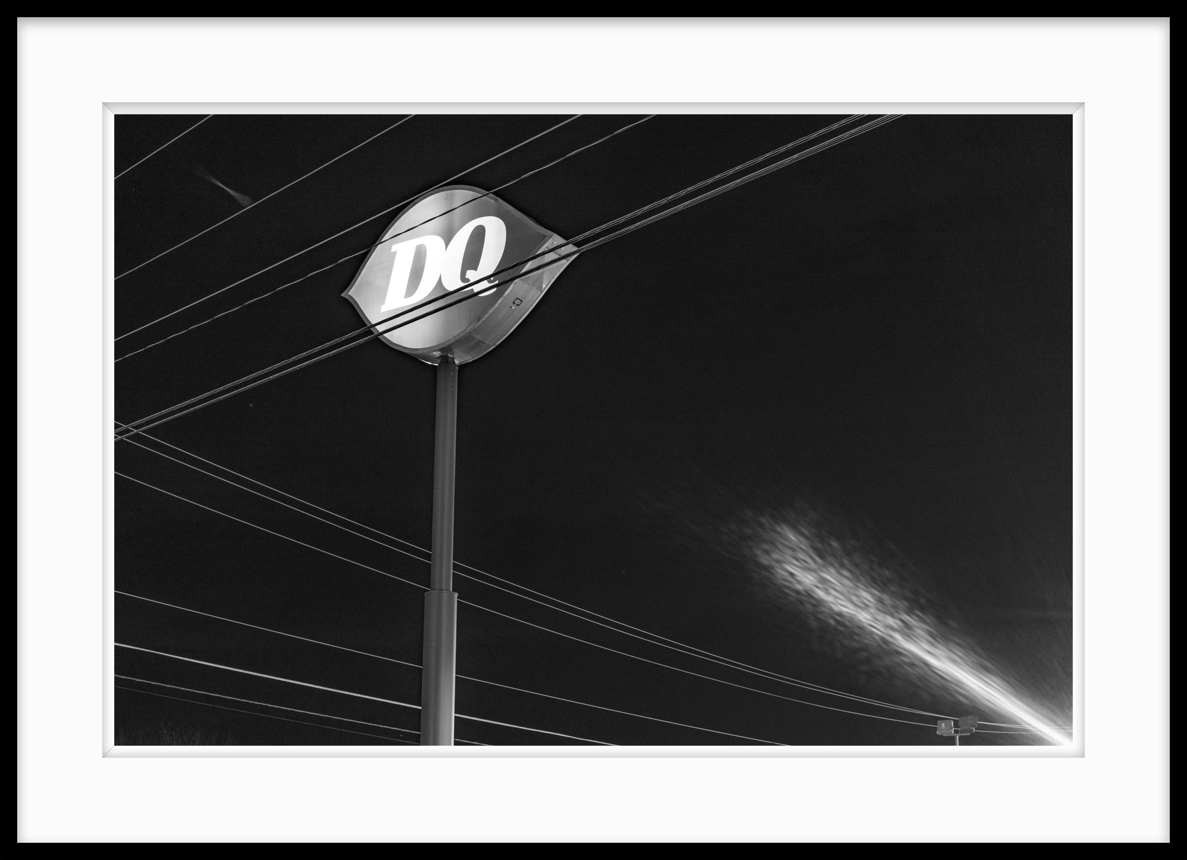dq photos black and white