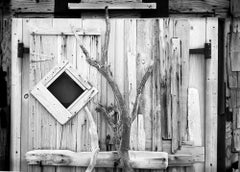 Cape Cod - Photographie en noir et blanc en édition limitée "Dune Shack Door" 2020