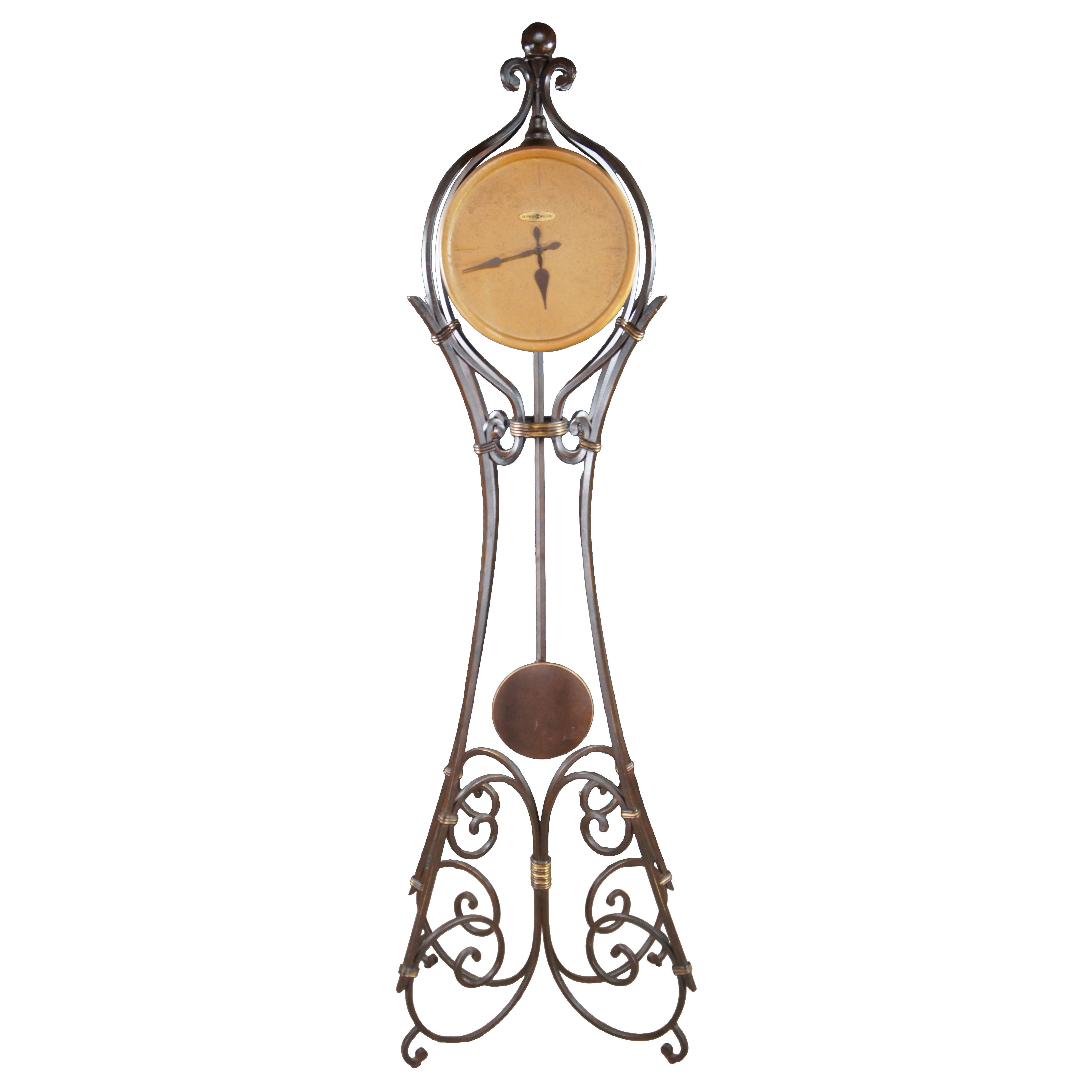Howard Miller 615-004 Vercelli Standuhr mit Schnitzereien aus Eisen und Stein im Angebot