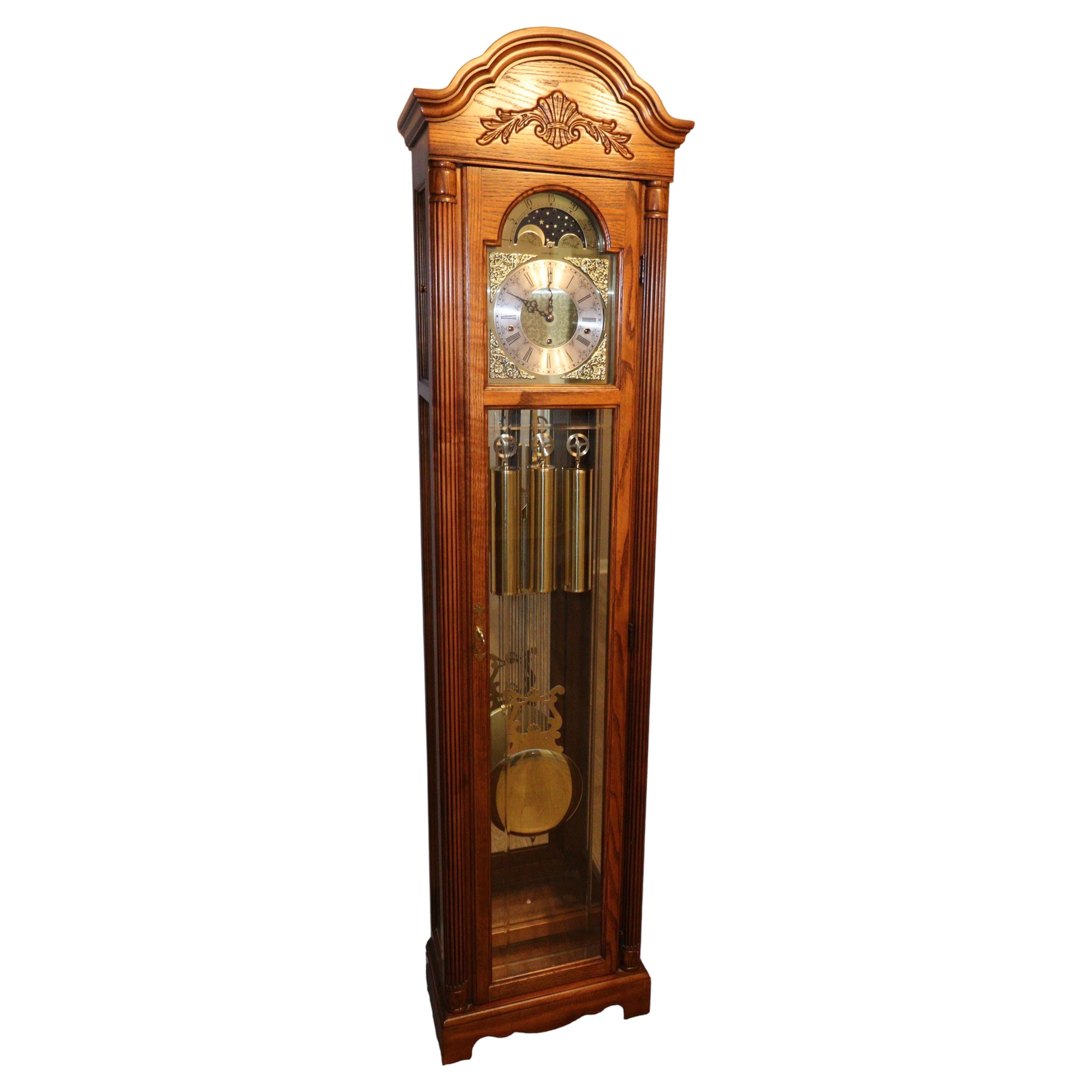 Orologio a pendolo del 68° anniversario di Howard Miller, ottone e vetro, 2003 in vendita