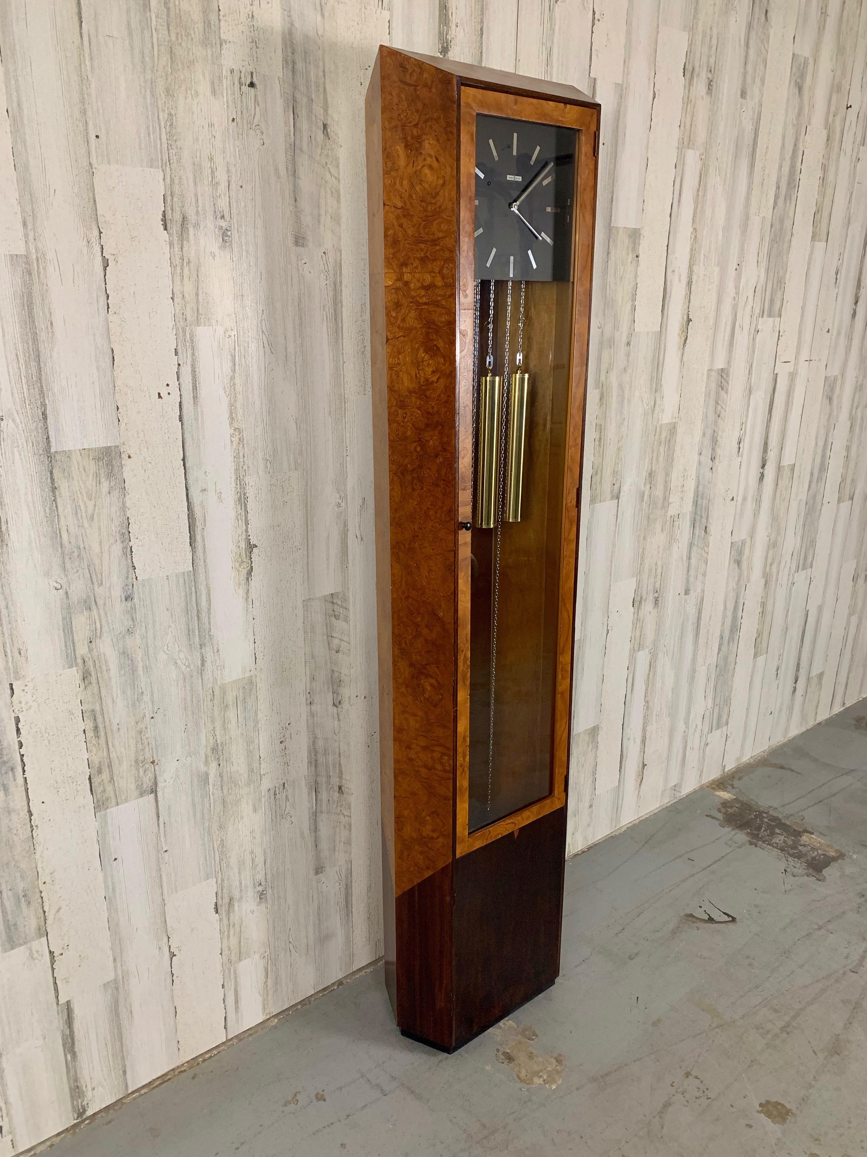 Howard Miller Burl-wood & Rosewood 8 Day Tall Case Clock In Good Condition For Sale In Denton, TX