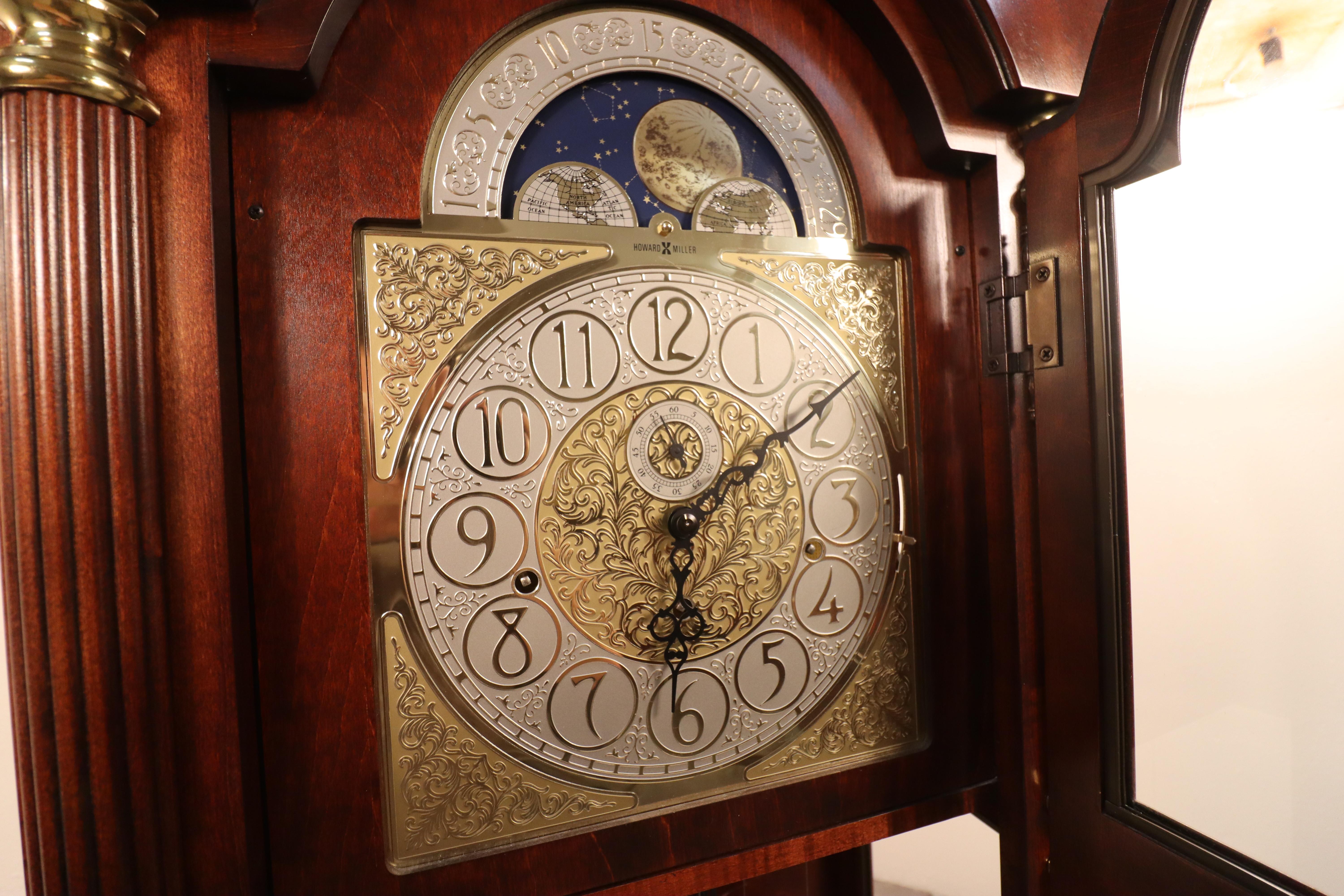 Howard Miller Glen Ellyn Grandfather Clock In Good Condition In Omaha, NE