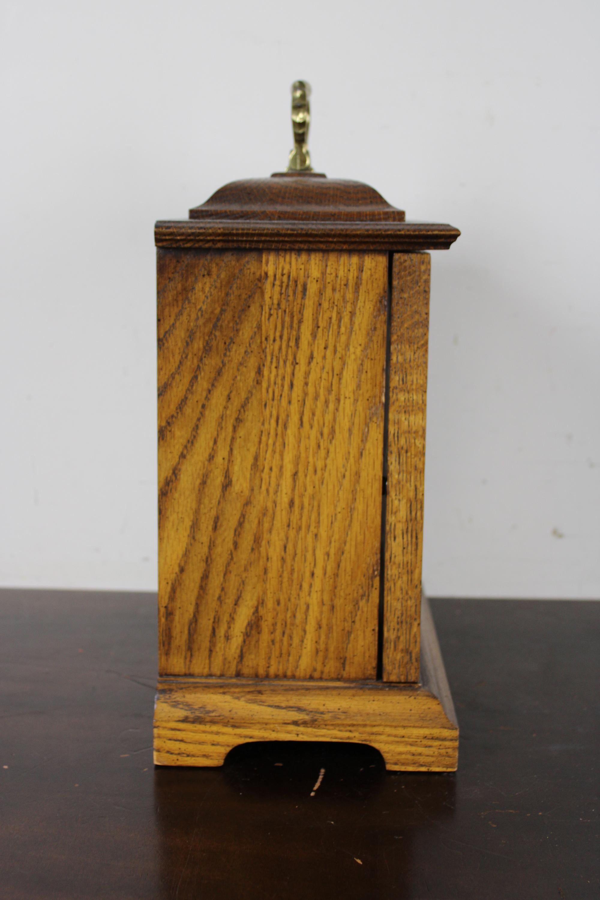 Georgian Howard Miller Graham Bracket Key Wound Mantel Clock Oak Case 340-020