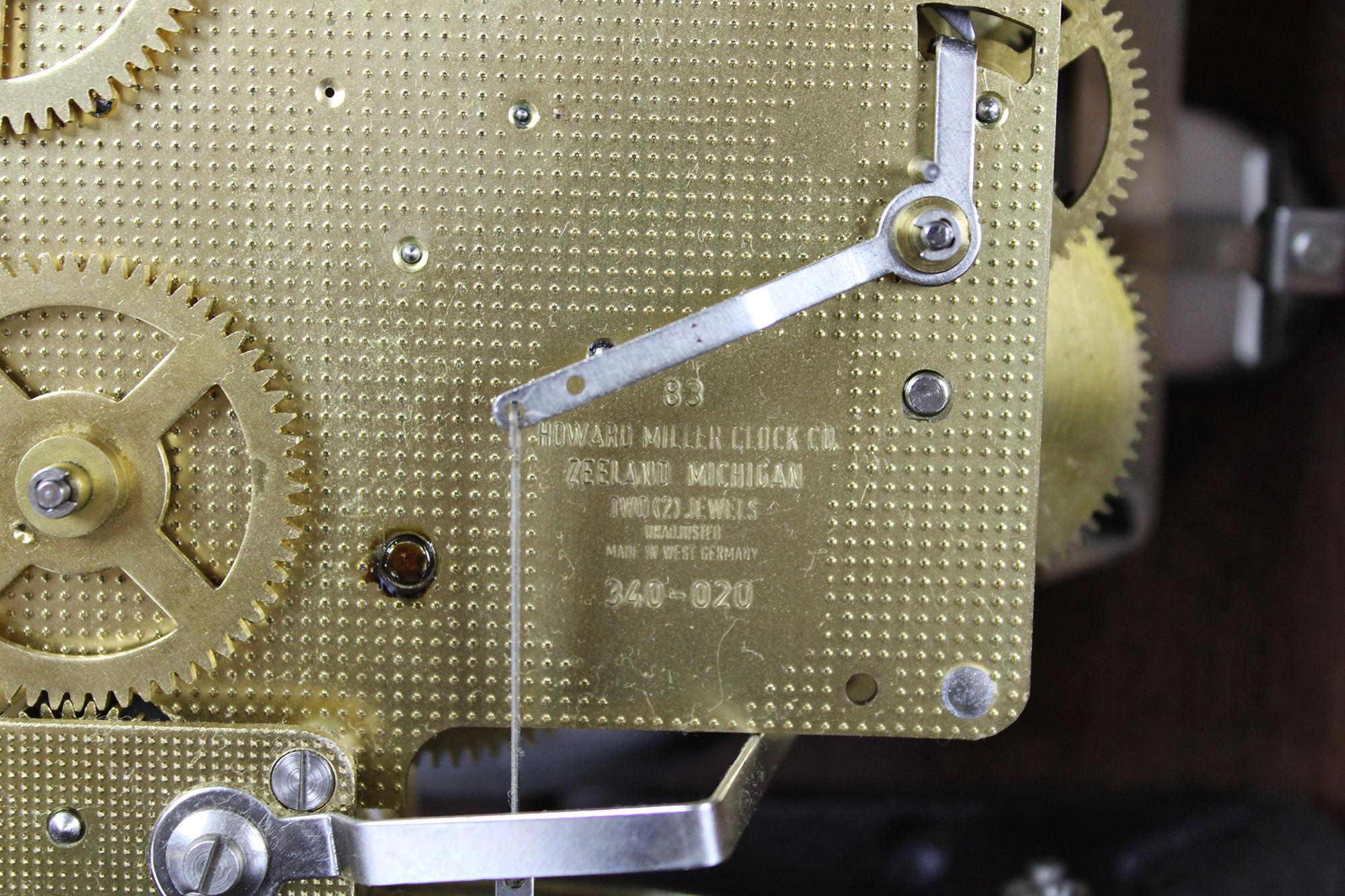 20th Century Howard Miller Graham Bracket Key Wound Mantel Clock Oak Case 340-020