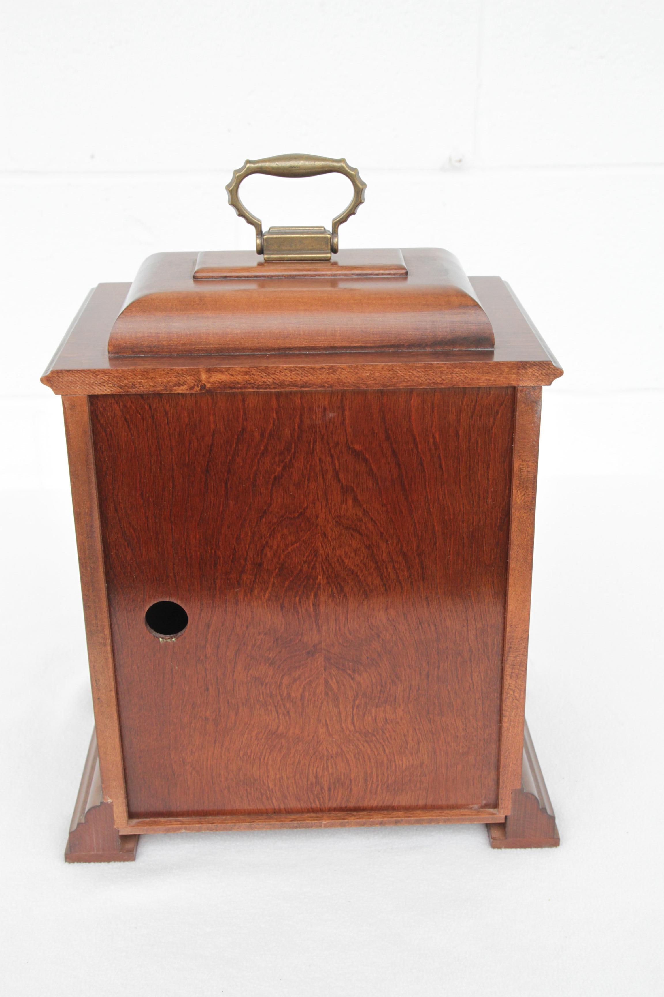 Howard Miller Graham Bracket Mantel Clock For Sale 10