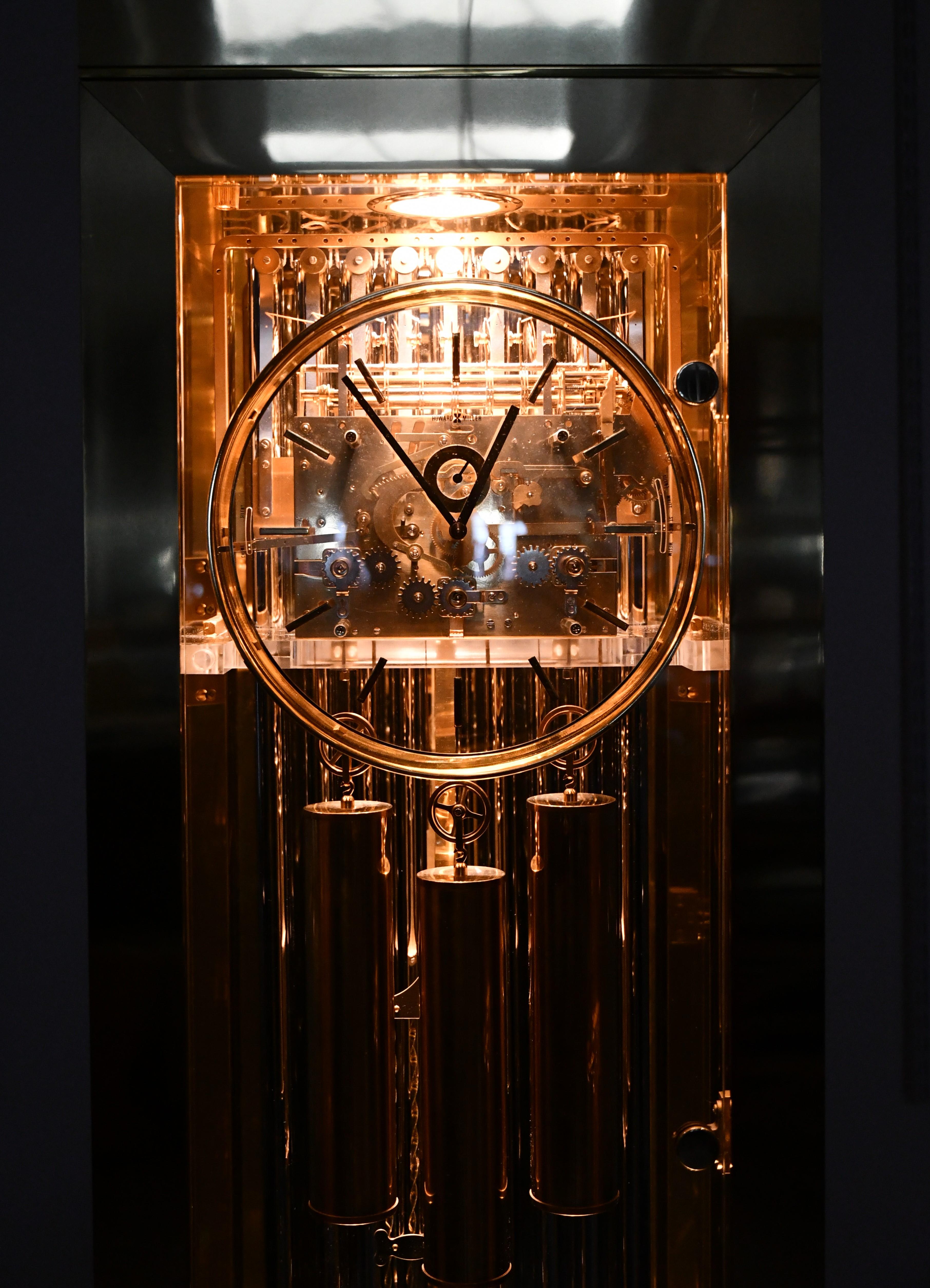 Howard Miller Grandfather Clock, 1980s 1