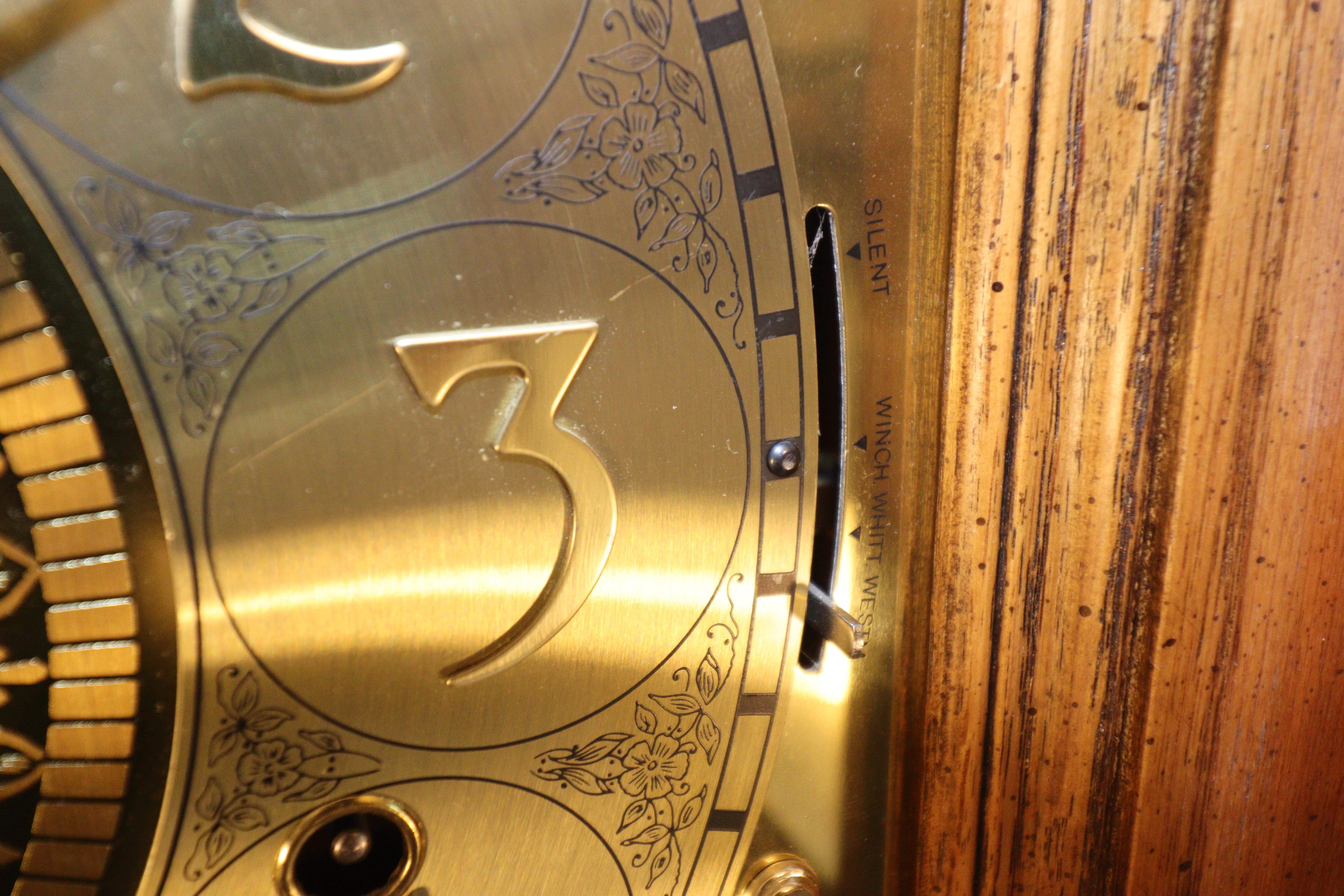 Reloj de pie Howard Miller 