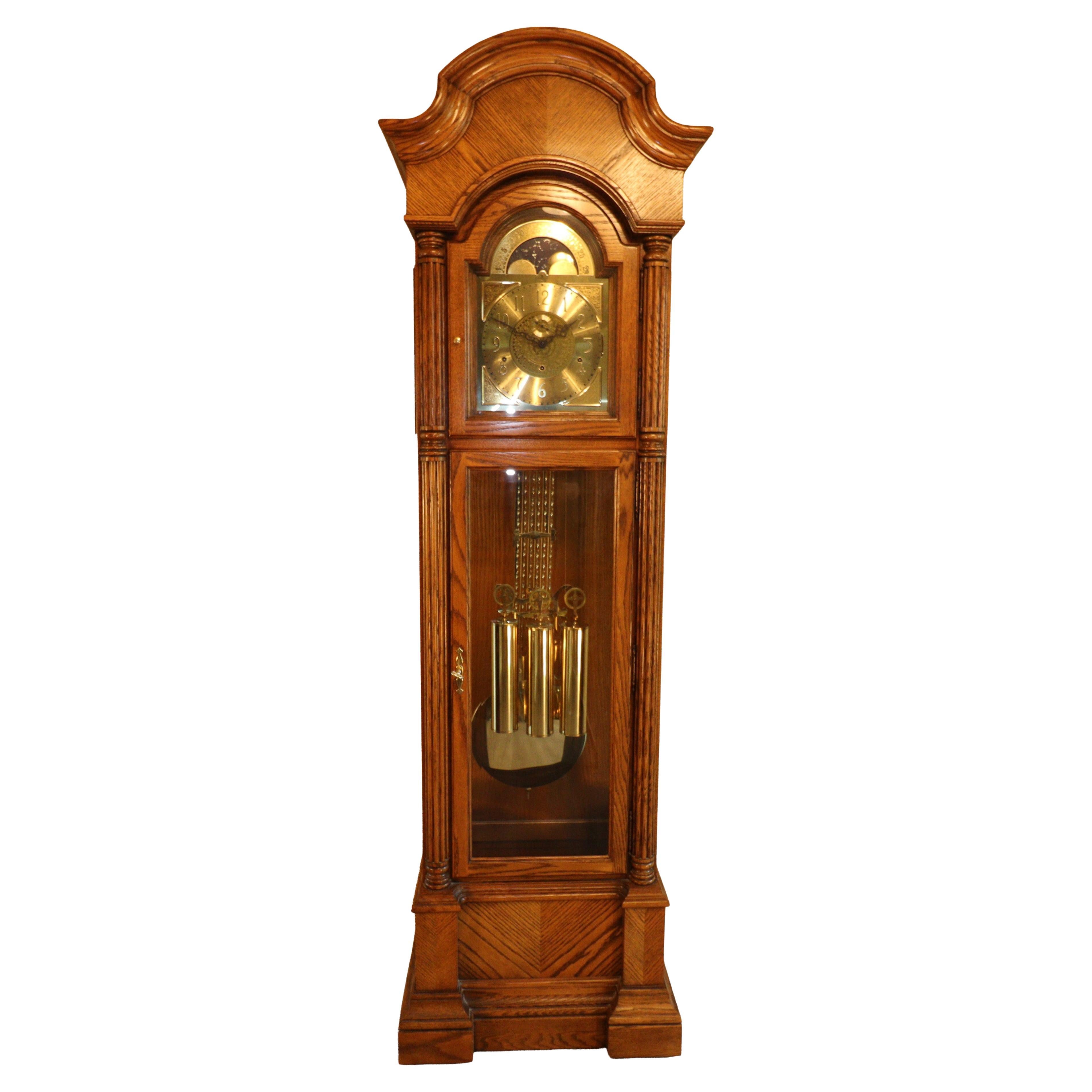 Reloj de pie Howard Miller "Jonathan en venta