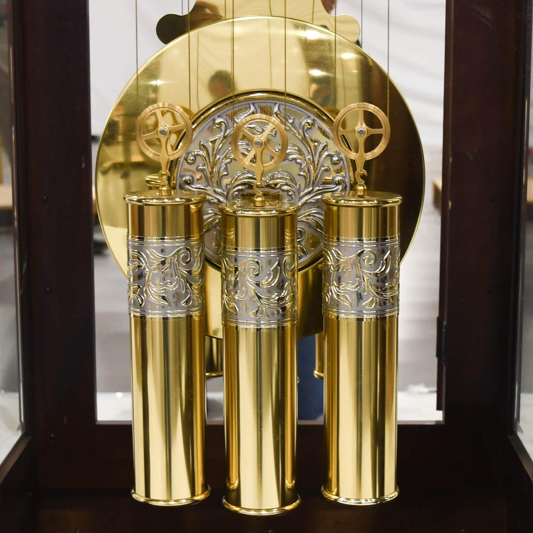 Américain Howard Miller Limited-Edition Grandfather Clock en vente