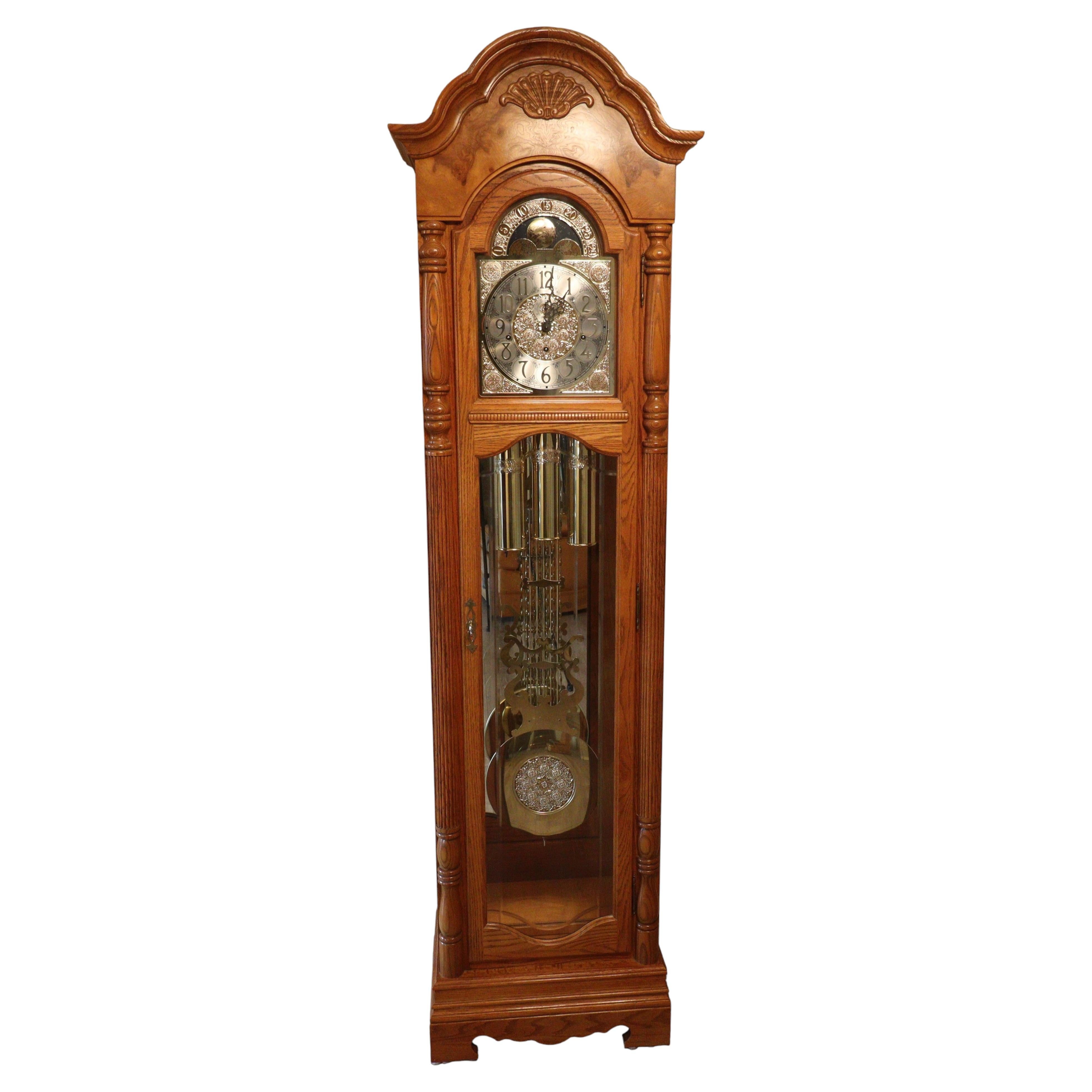 Orologio a pendolo "Richmond" di Howard Miller - Modello 610-796