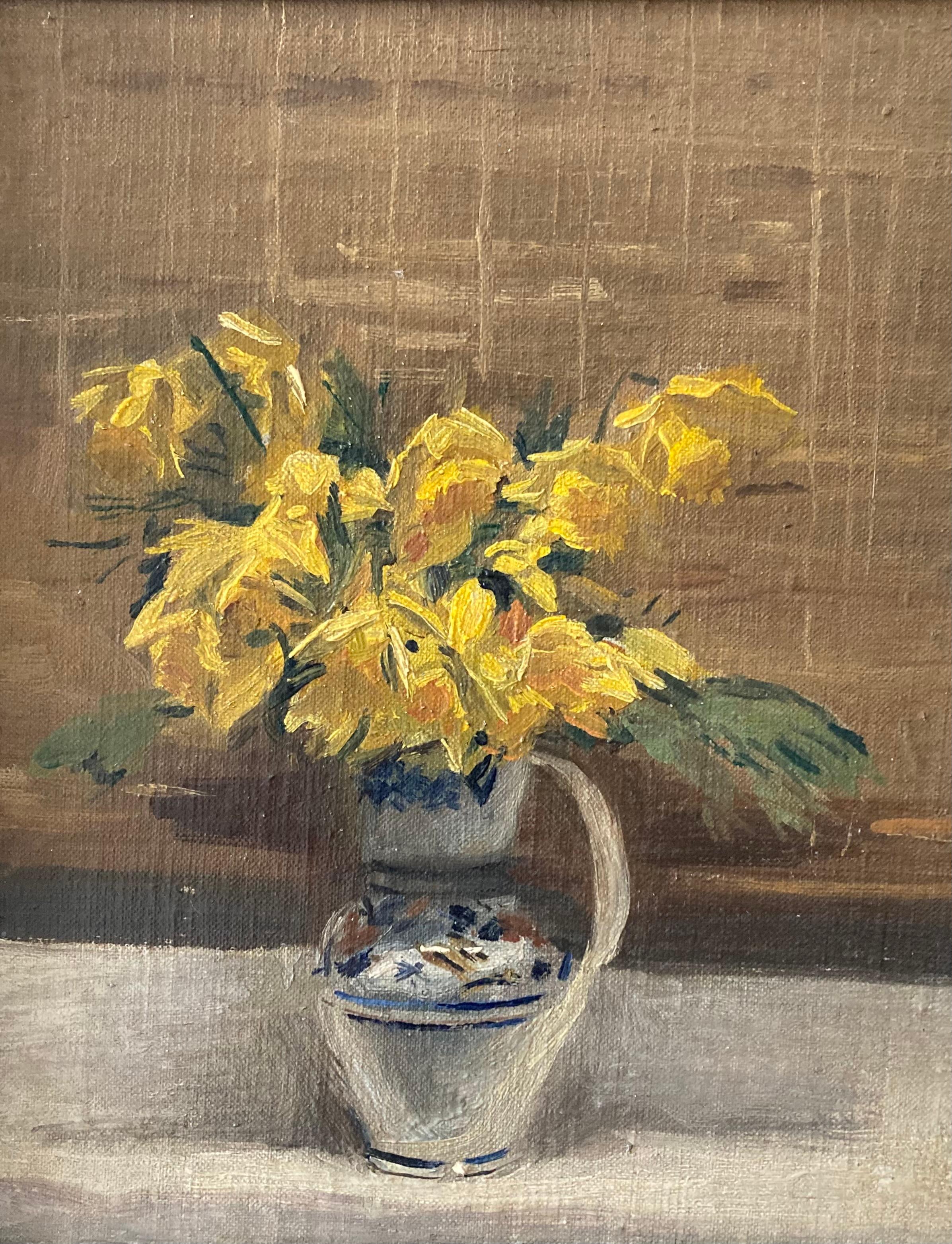 Nature morte britannique moderne de daffodils dans un vase en porcelaine de Howard J Morgan - Moderne Painting par Howard Morgan