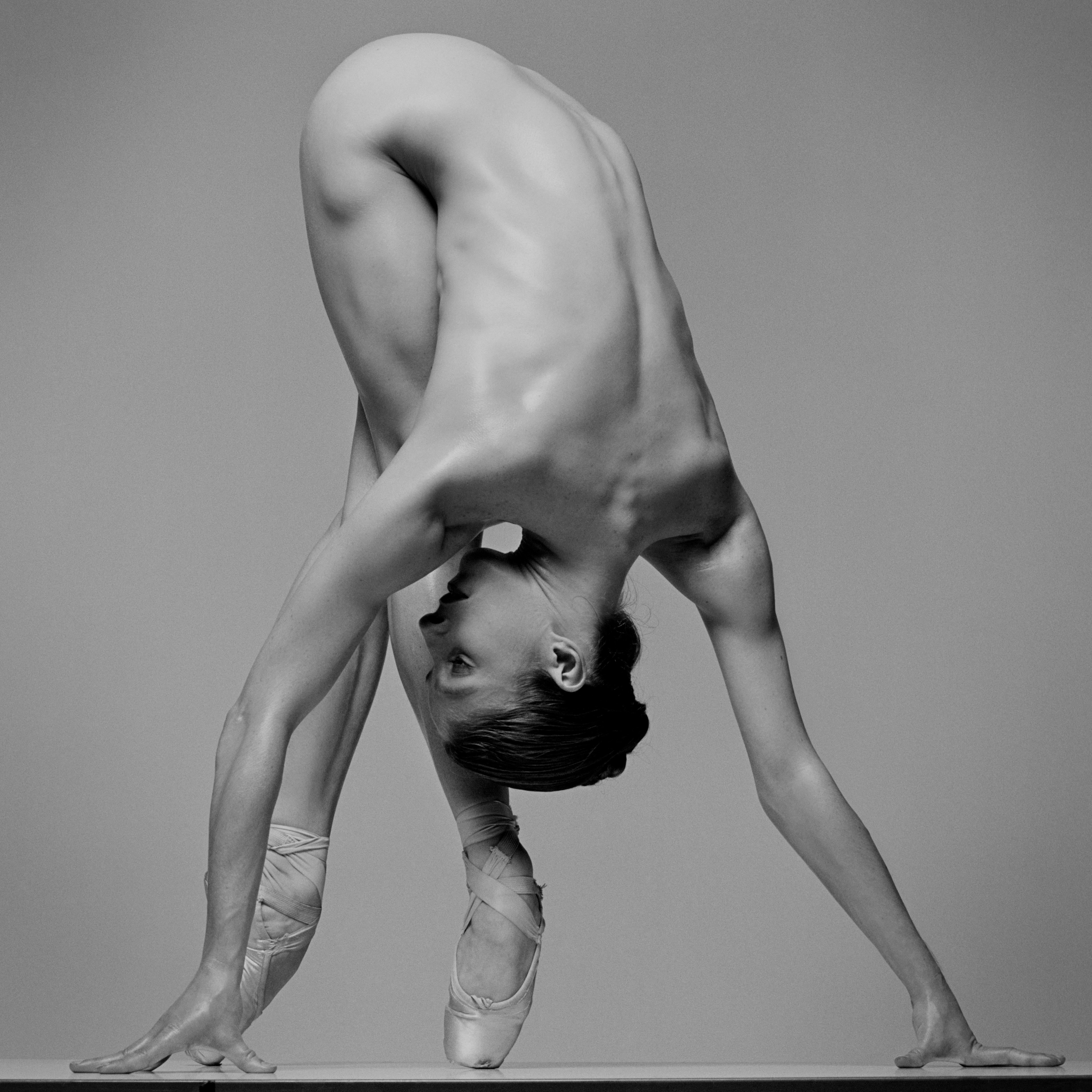Howard Schatz Figurative Photograph - Dance Study:  Shannon Chain 16