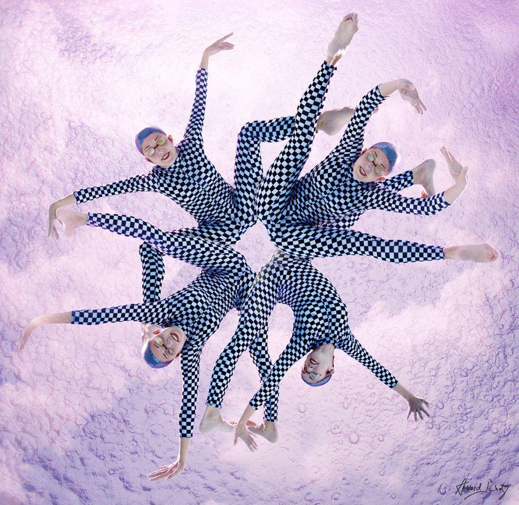 Figurative Photograph de Howard Schatz - H2O, Bailarinas acuáticas, Fotografía artística