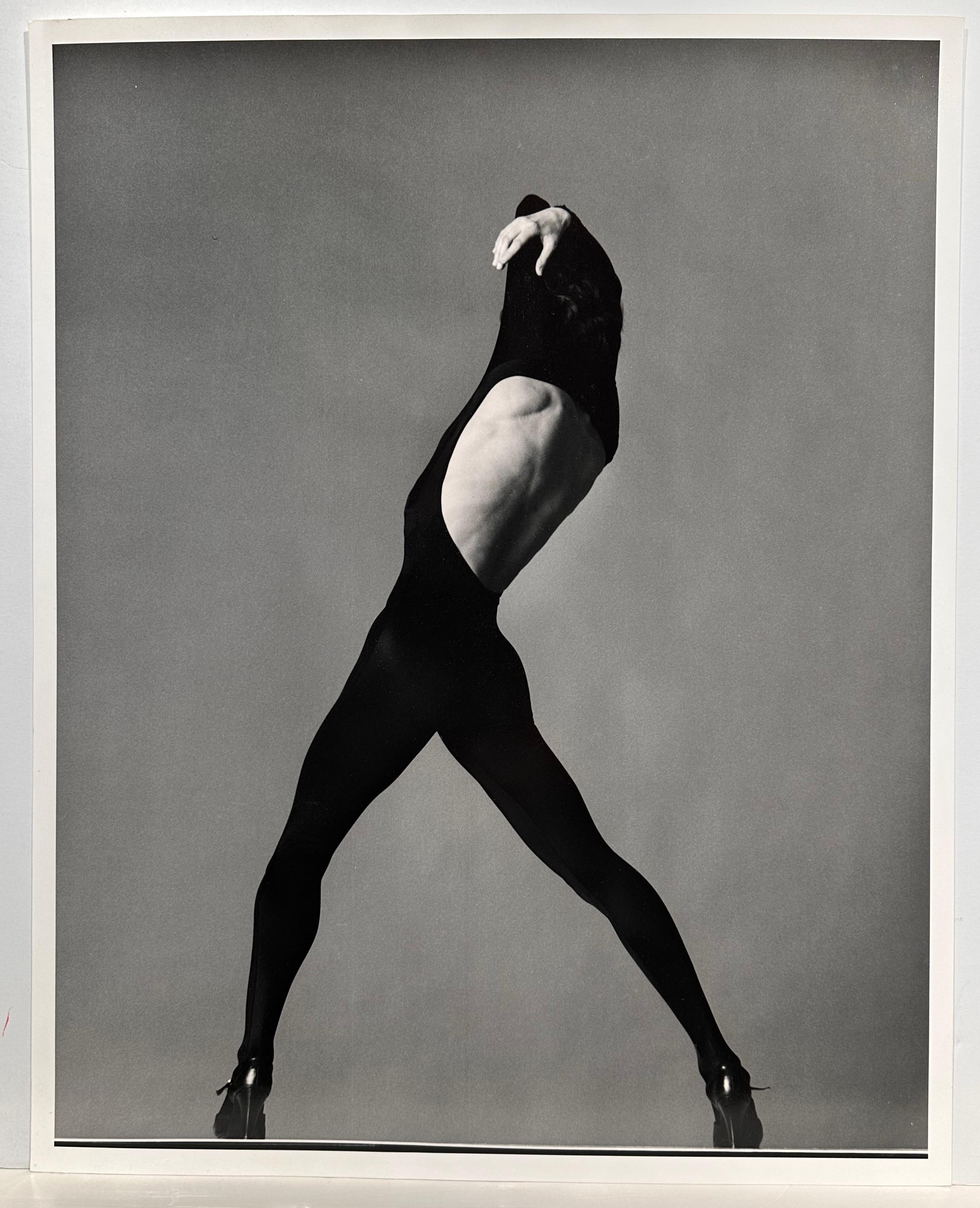 Black and White Photograph Howard Schatz -  Pascale Faye n°1, photo de danseuse