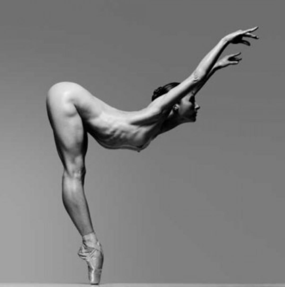 Howard Schatz Nude Photograph - Shannon Chain 14