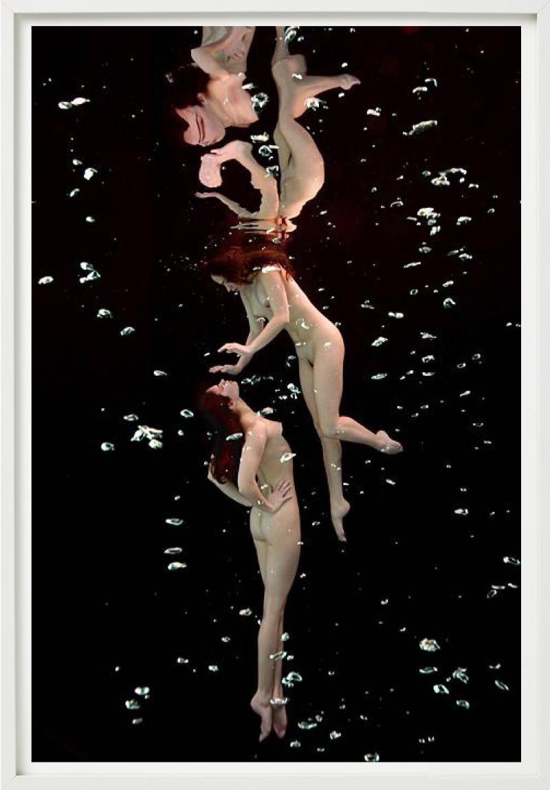 Estudio subacuático nº 2517 - Desnudo flotando bajo el agua, Fotografía artística, 2005 en venta 2
