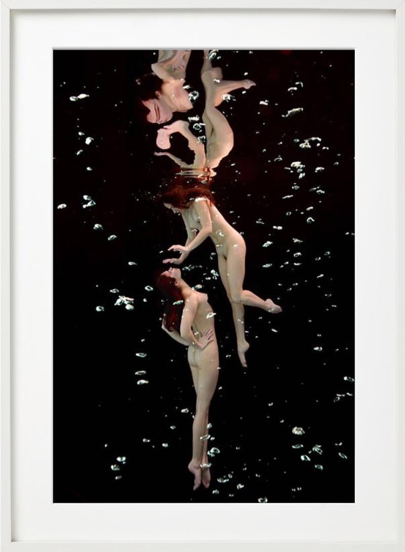 Estudio subacuático nº 2517 - Desnudo flotando bajo el agua, Fotografía artística, 2005 en venta 4