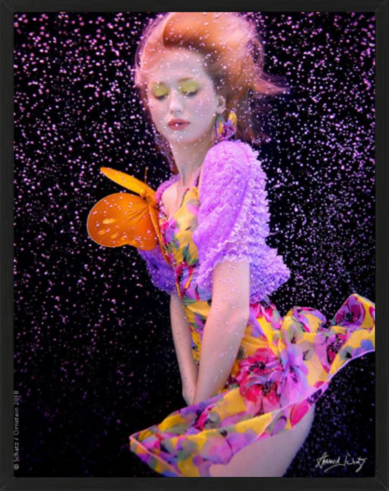 Unterwasserstudie #2615 - Unterwasserporträt in Rosa, Kunstfotografie, 2005 (Schwarz), Figurative Photograph, von Howard Schatz