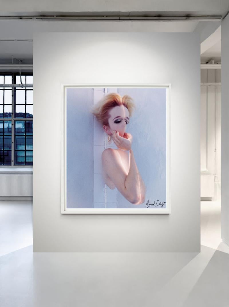Unterwasserstudie #3267 - Modell unter Wasser, Kunstfotografie 2000 (Zeitgenössisch), Photograph, von Howard Schatz